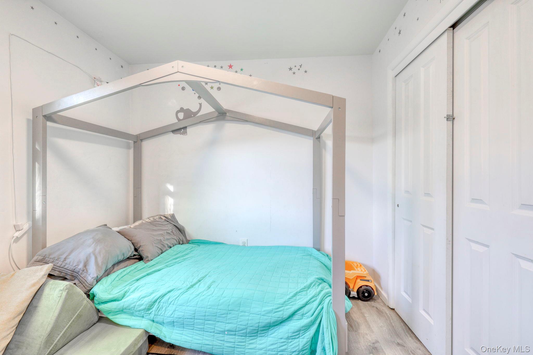 22 Red Barn Lane, Middletown, NY 10940