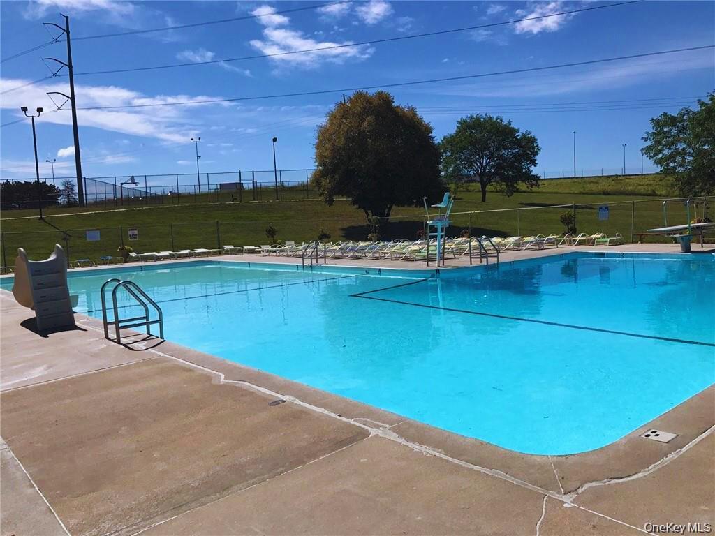 22 Red Barn Lane, Middletown, NY 10940