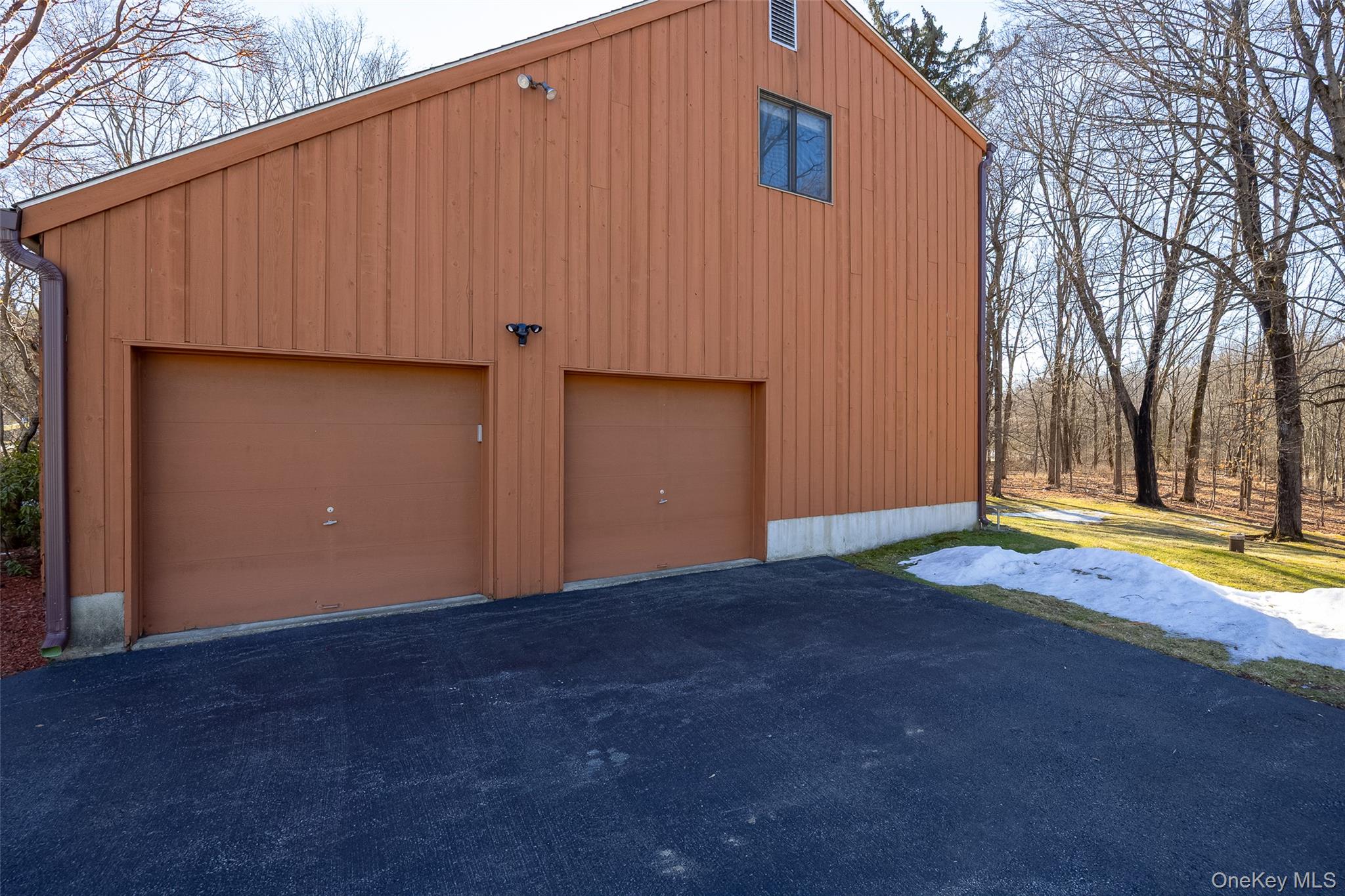 5 Chestnut Ridge Road, Poughkeepsie, NY 12603