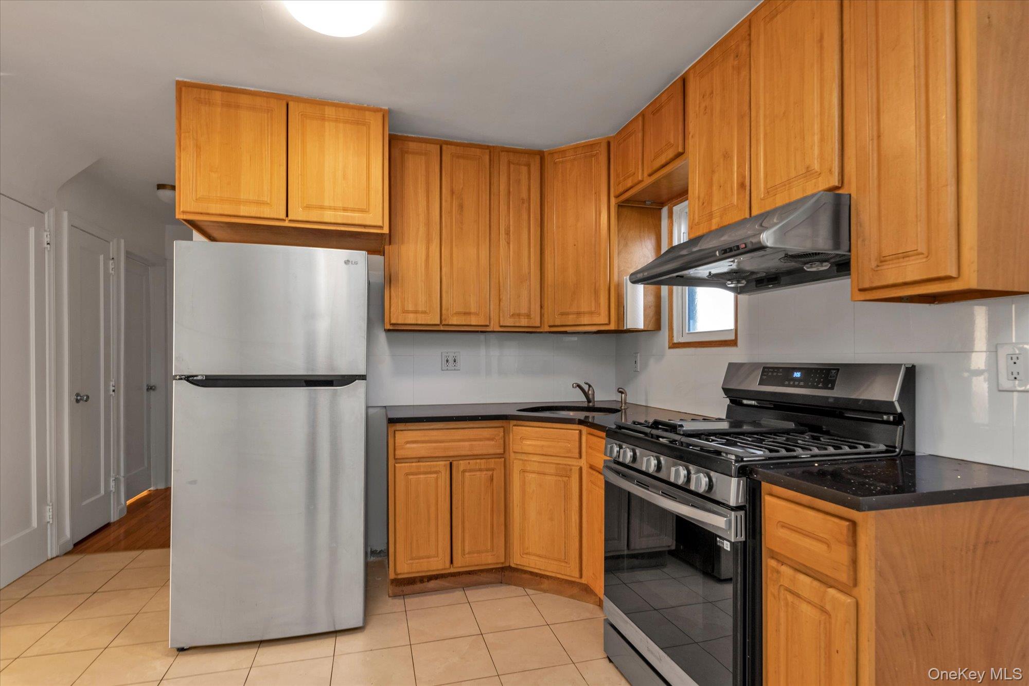 5 White Street, Valley Stream, NY 11580