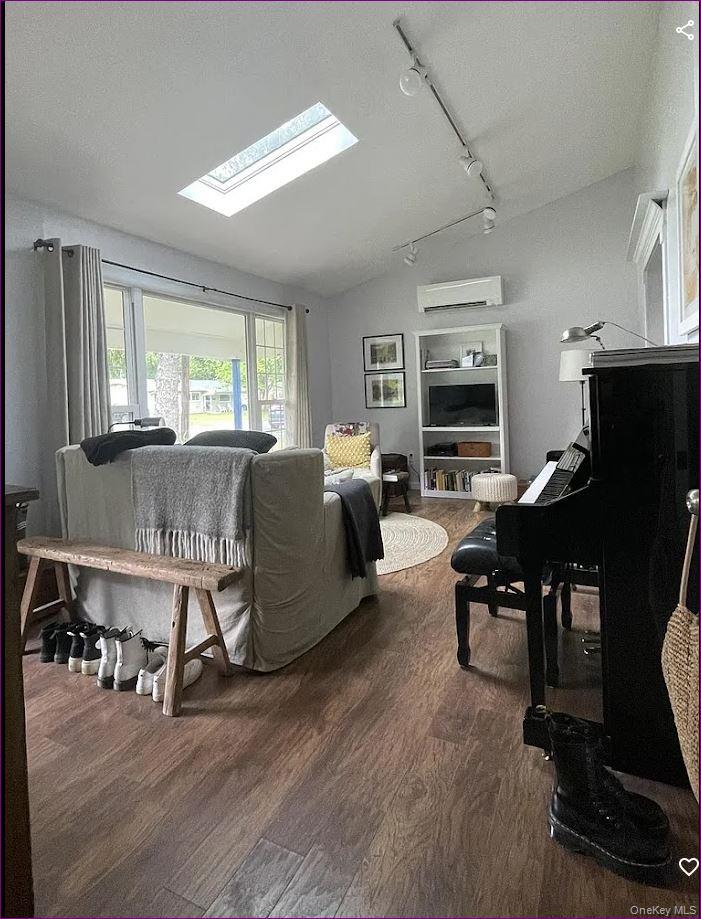 20 Princeton Street, Red Hook, NY 12571