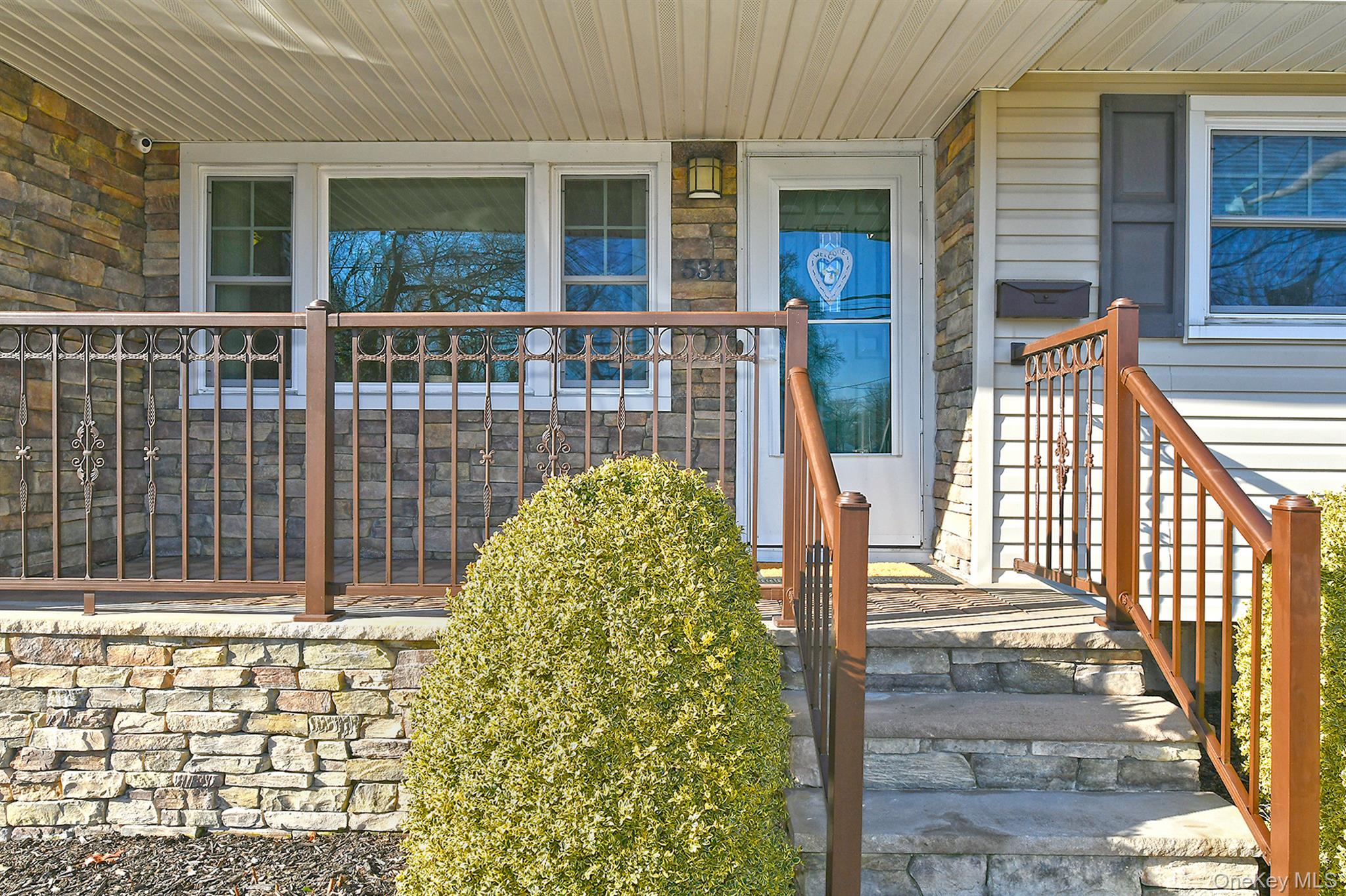 534 Hyman Avenue, West Islip, NY 11795