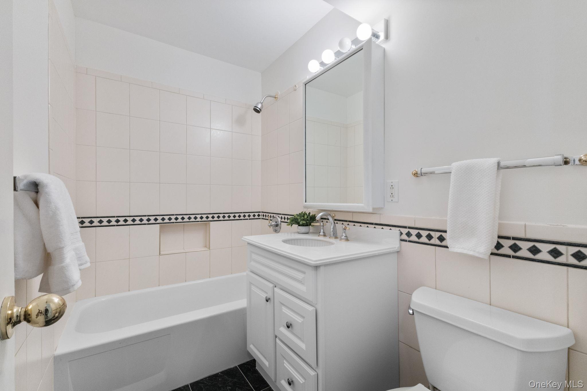 21 Kolbert Drive, Scarsdale, NY 10583