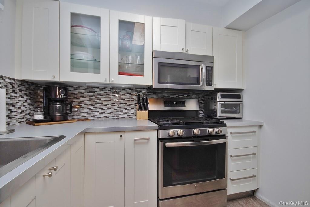 14 Somerset Drive, Suffern, NY 10901