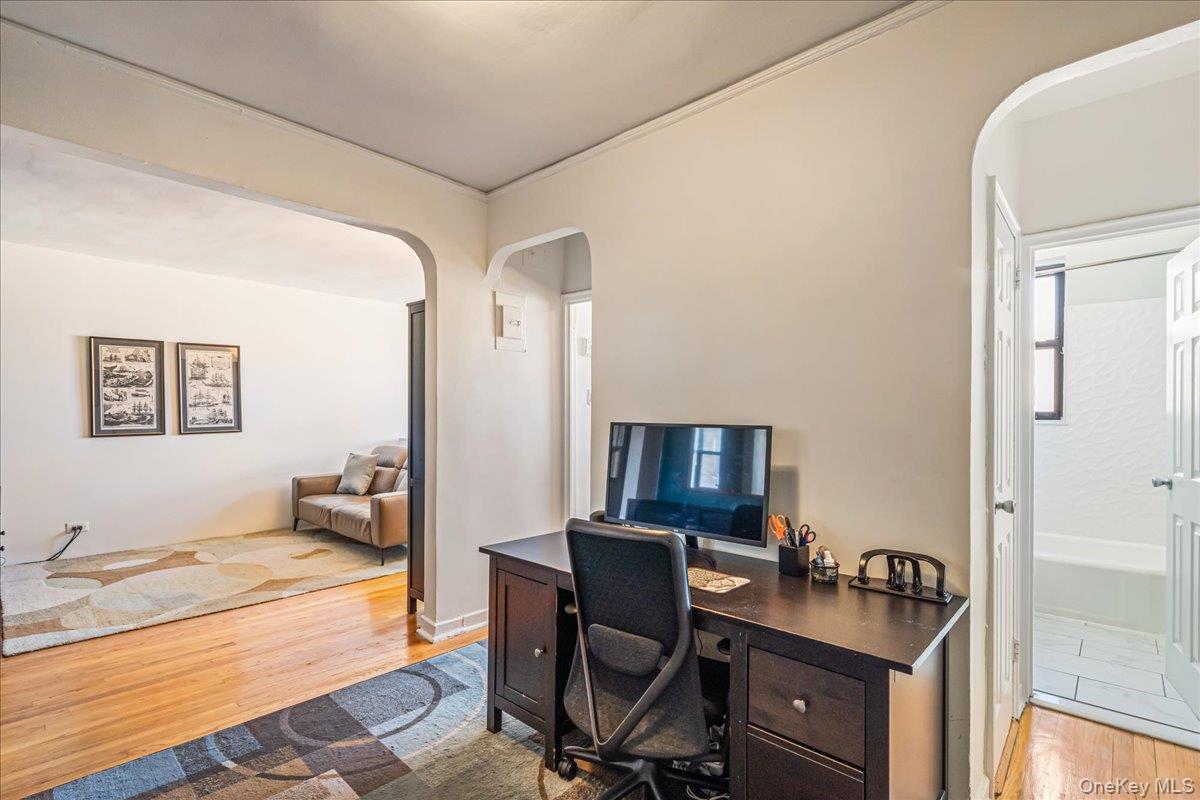 67-35 Yellowstone Blvd # 7N, Forest Hills, NY 11375