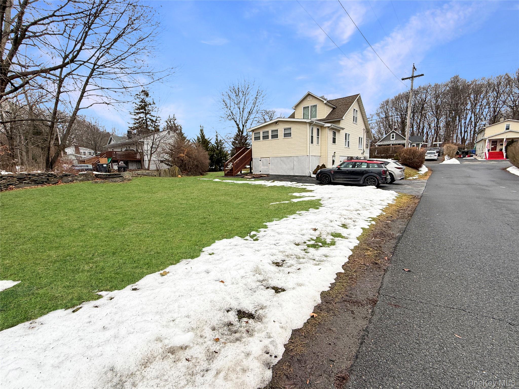 18 Grove Street, Highland, NY 12528