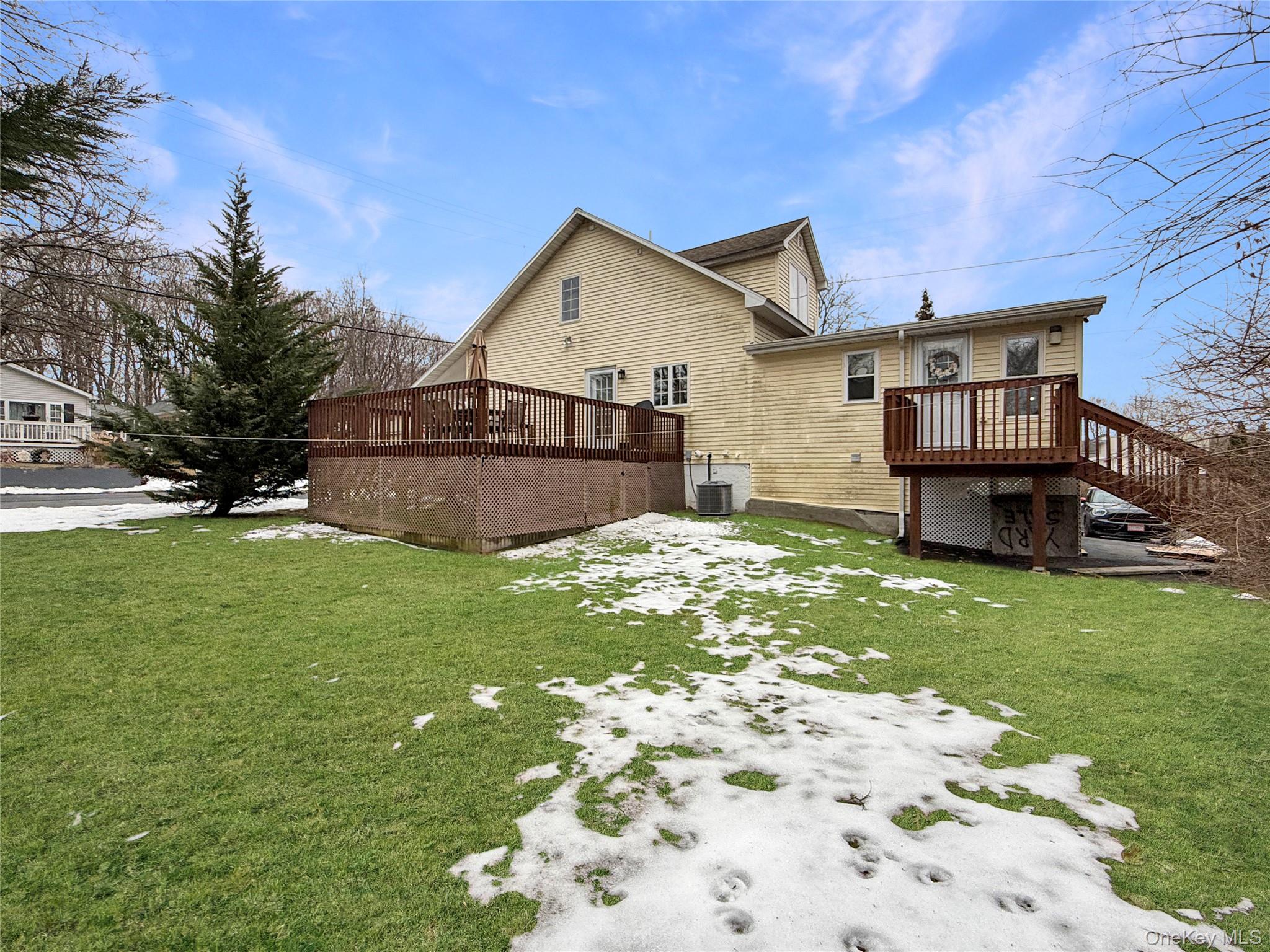 18 Grove Street, Highland, NY 12528