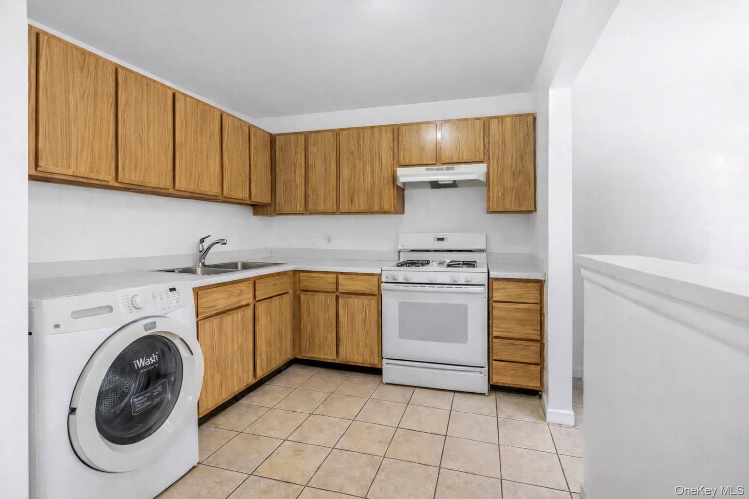 2084 Davidson Avenue, Bronx, NY 10453