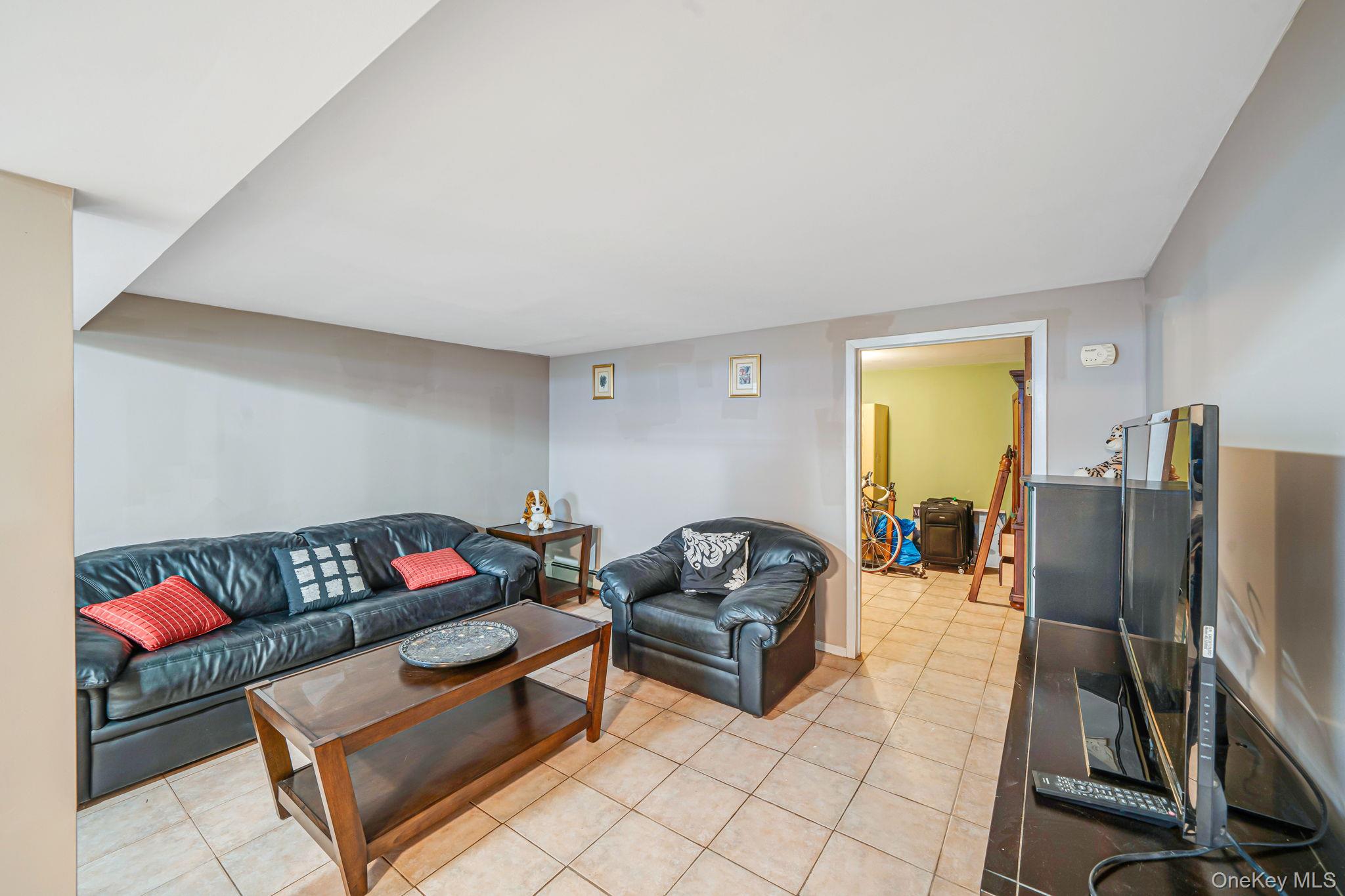 3 Huron Road, Shirley, NY 11967