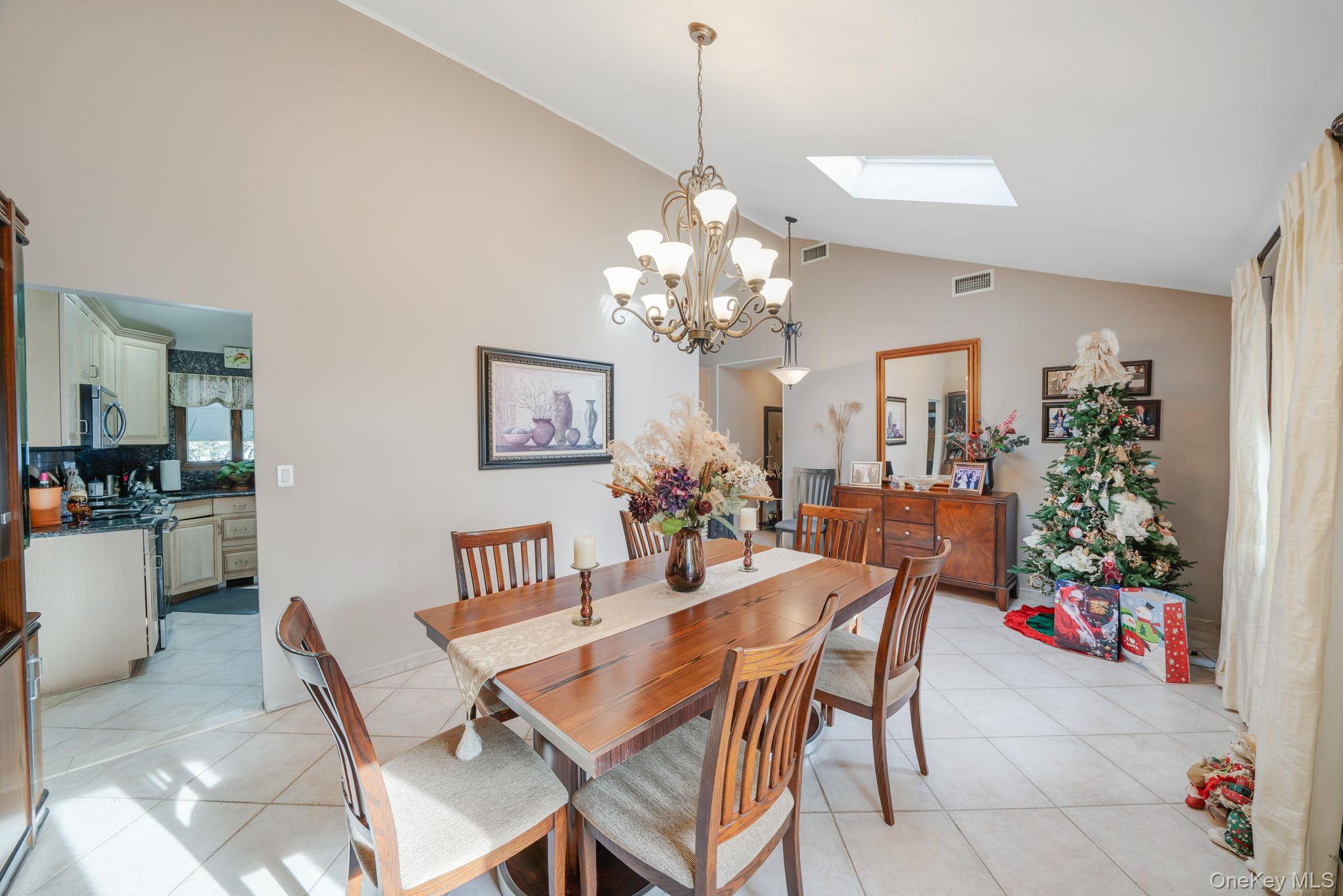 3 Huron Road, Shirley, NY 11967