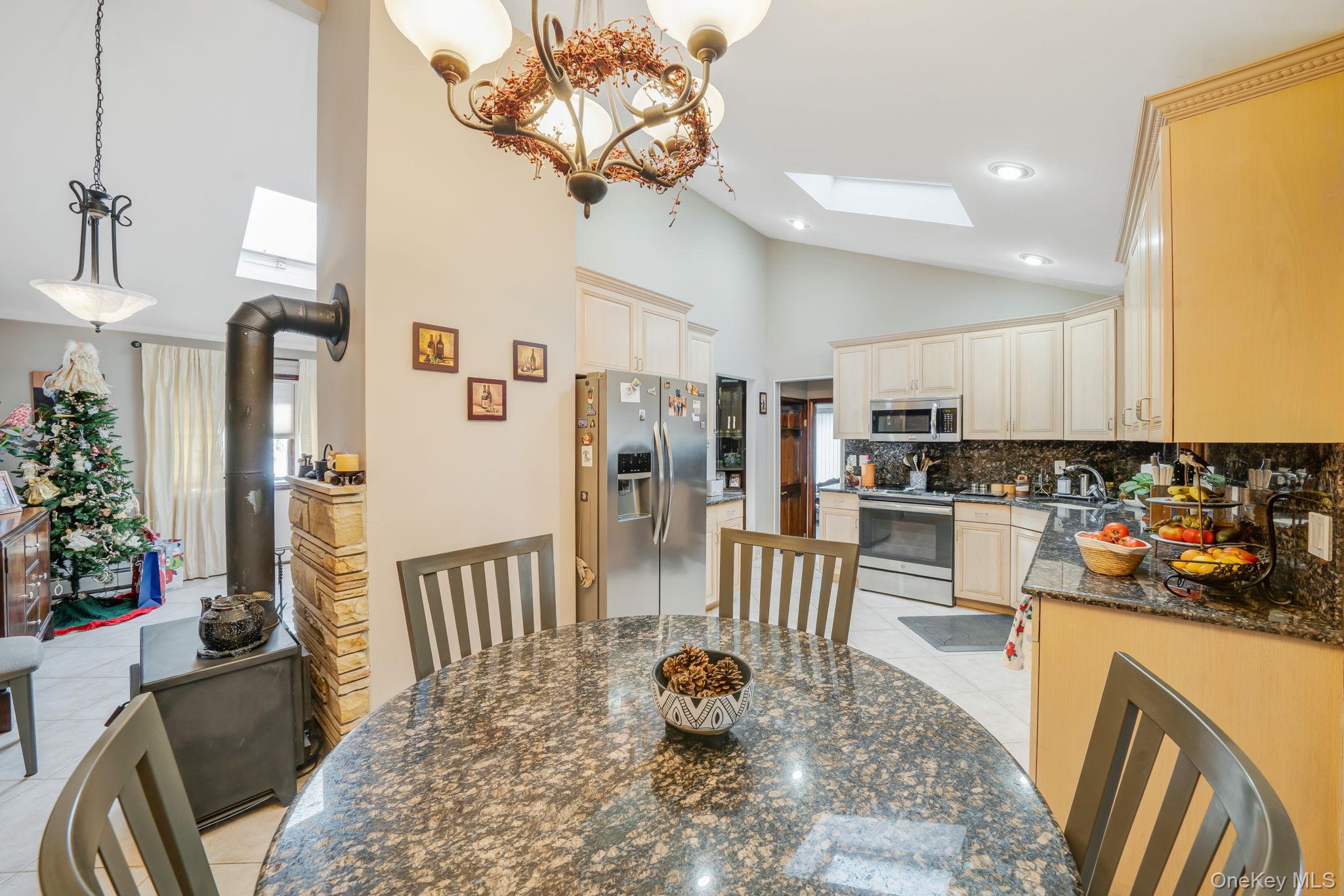 3 Huron Road, Shirley, NY 11967