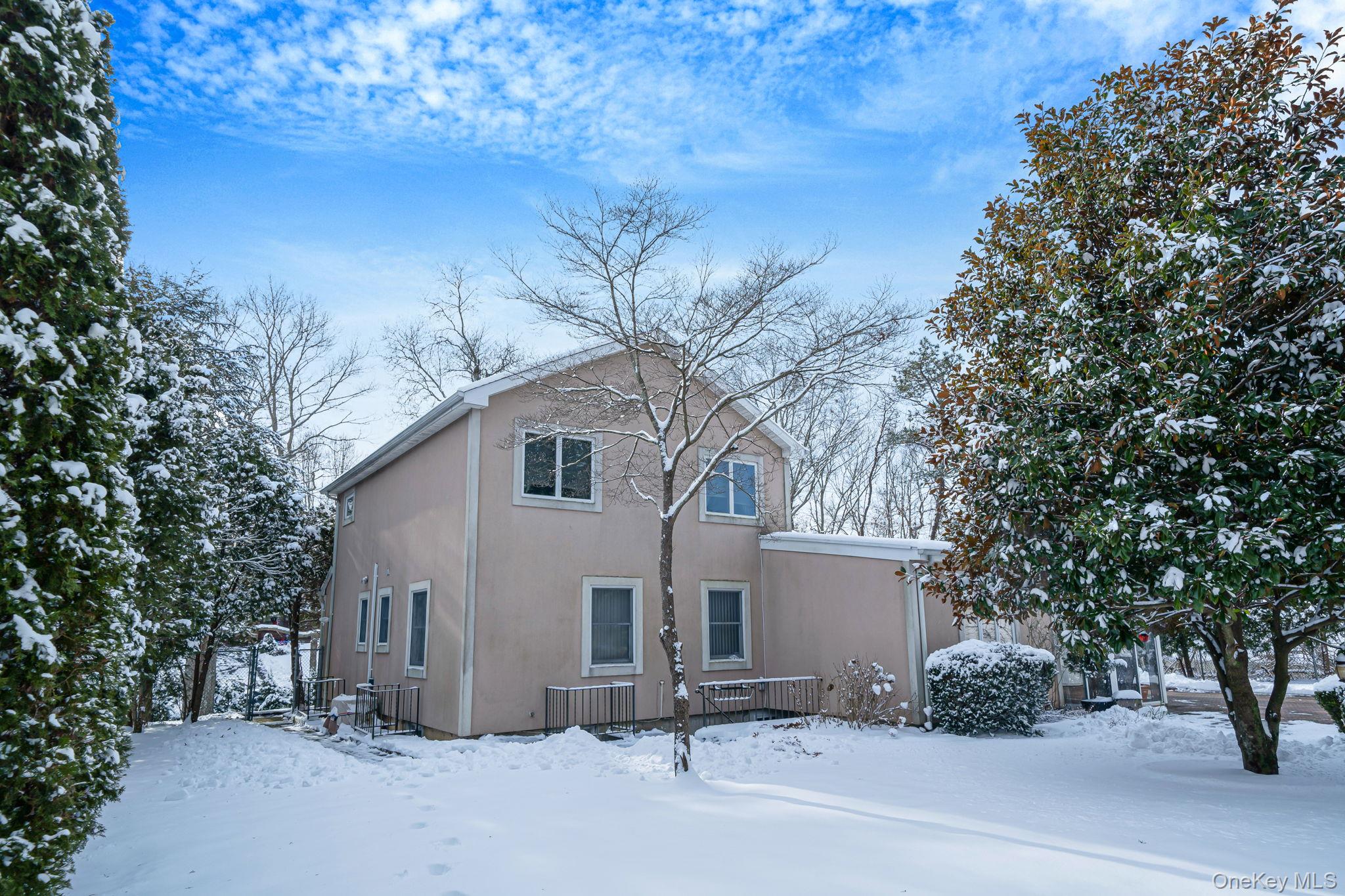 3 Huron Road, Shirley, NY 11967