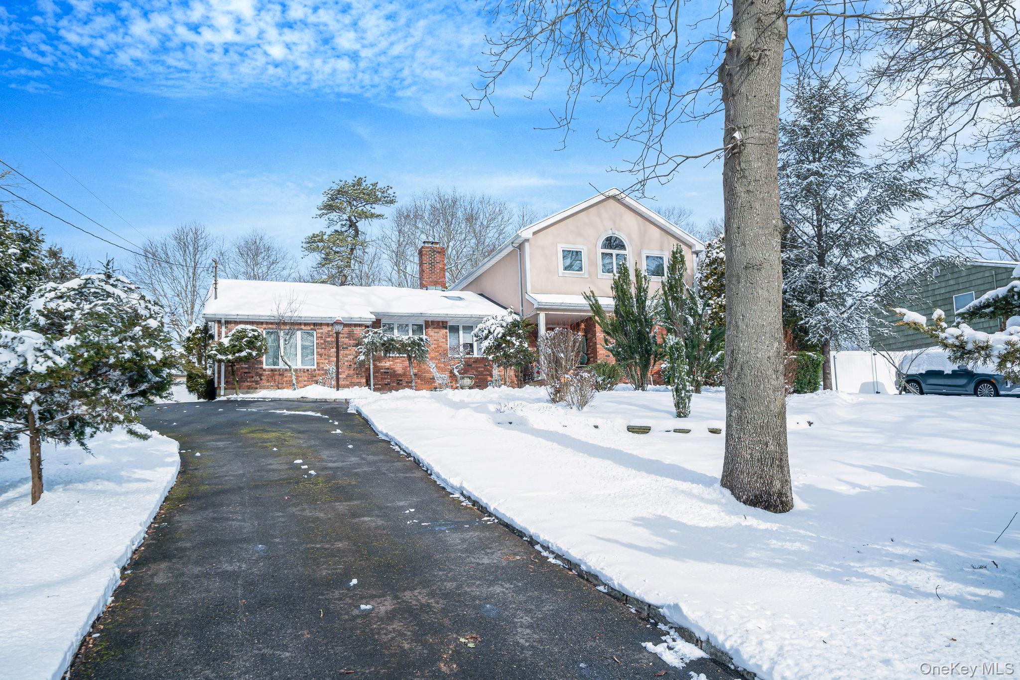 3 Huron Road, Shirley, NY 11967