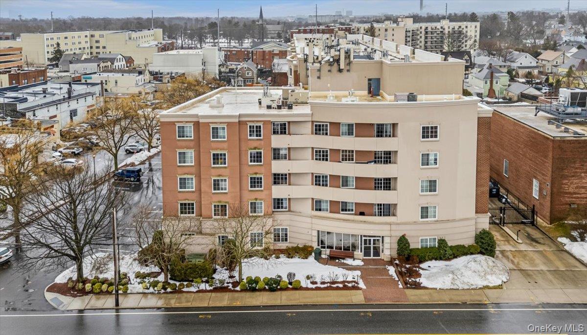 242 Maple Avenue # 601, Westbury, NY 11590