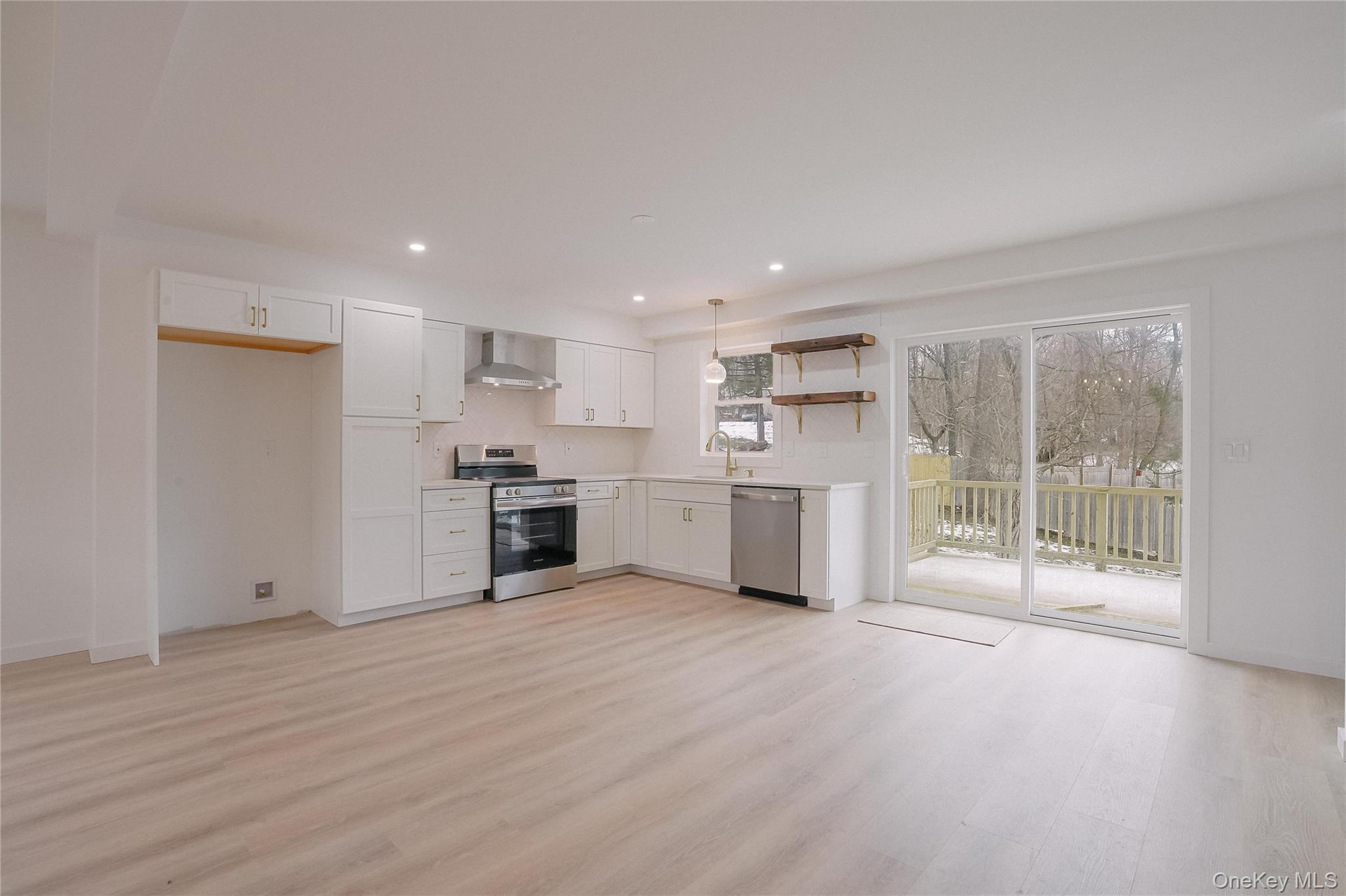 17 Maple Street, Glenham, NY 12508