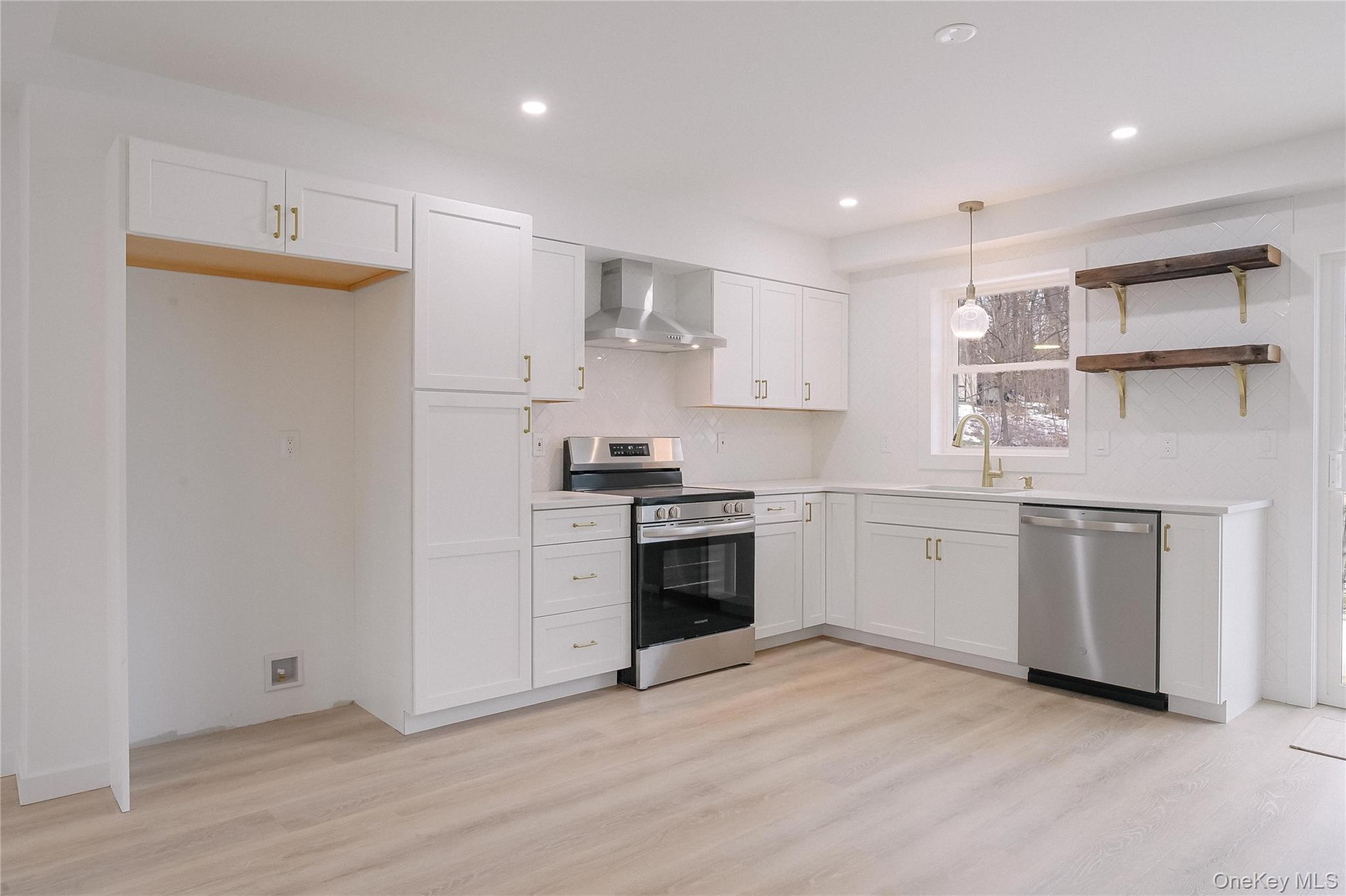 17 Maple Street, Glenham, NY 12508