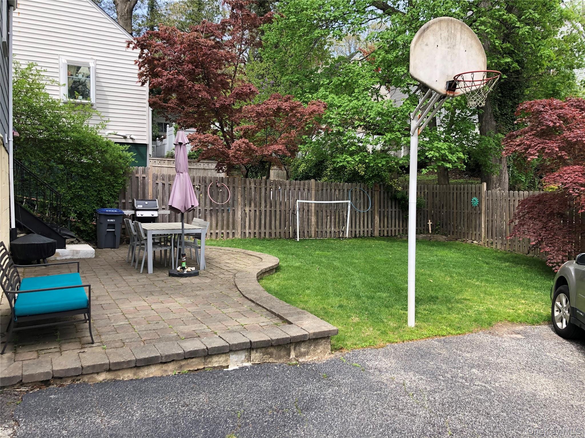 16 Southminster Drive, White Plains, NY 10604