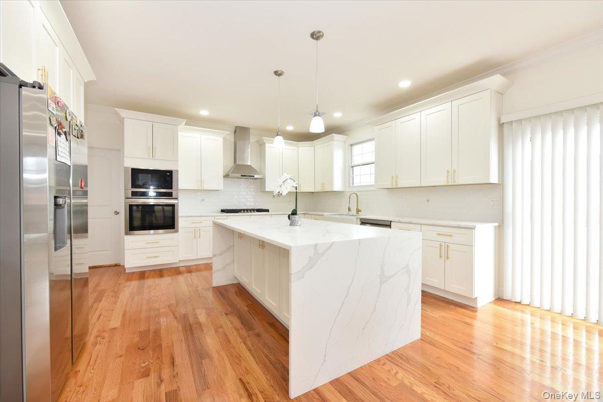 551 Grand Avenue, Lindenhurst, NY 11757