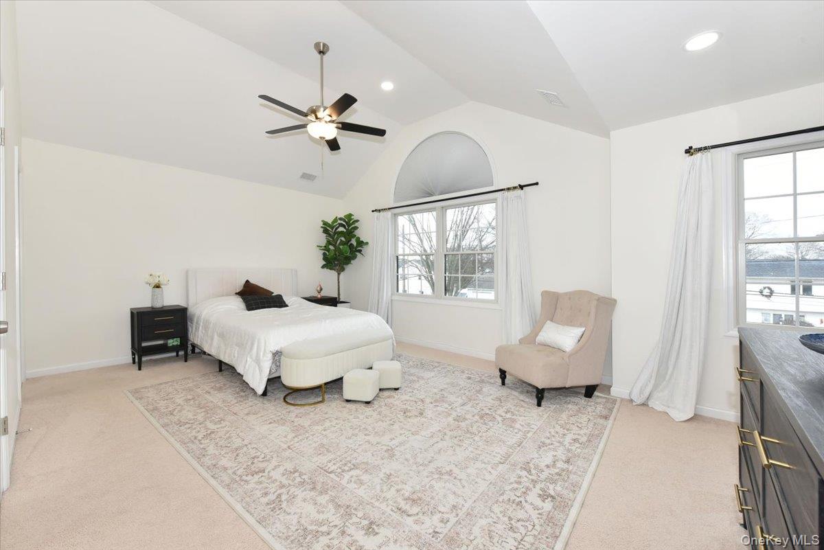 551 Grand Avenue, Lindenhurst, NY 11757