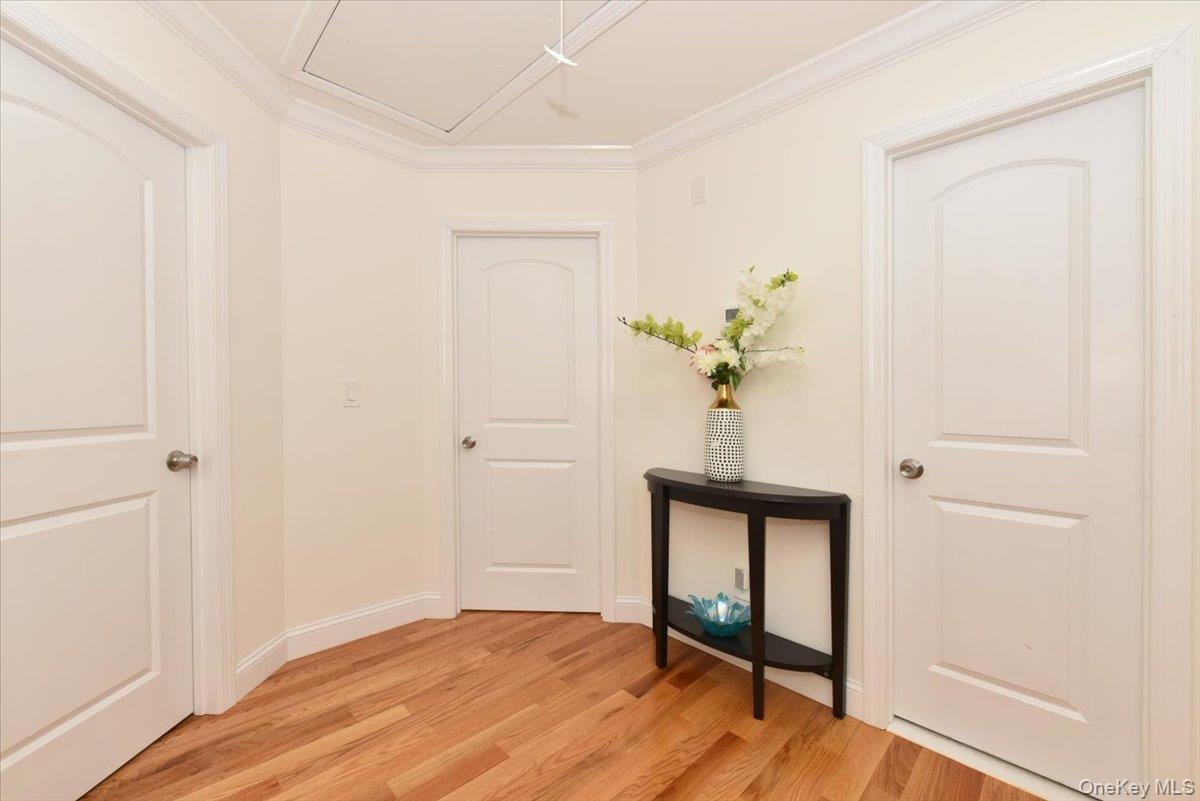 551 Grand Avenue, Lindenhurst, NY 11757