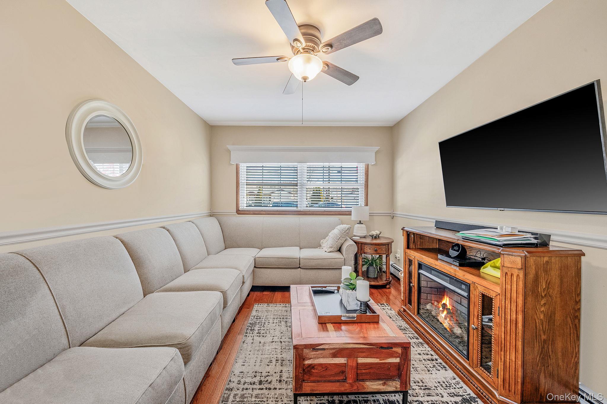 28 Pamela Lane, Selden, NY 11784