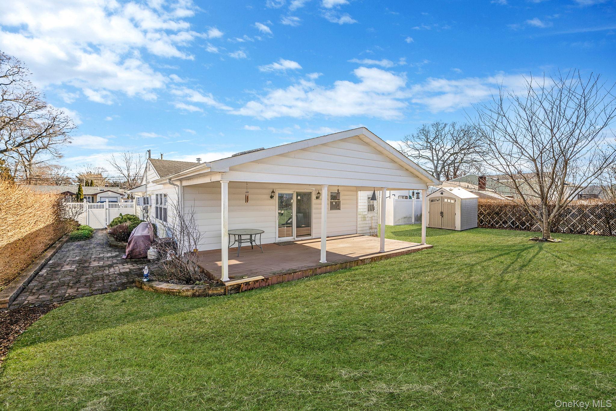 28 Pamela Lane, Selden, NY 11784