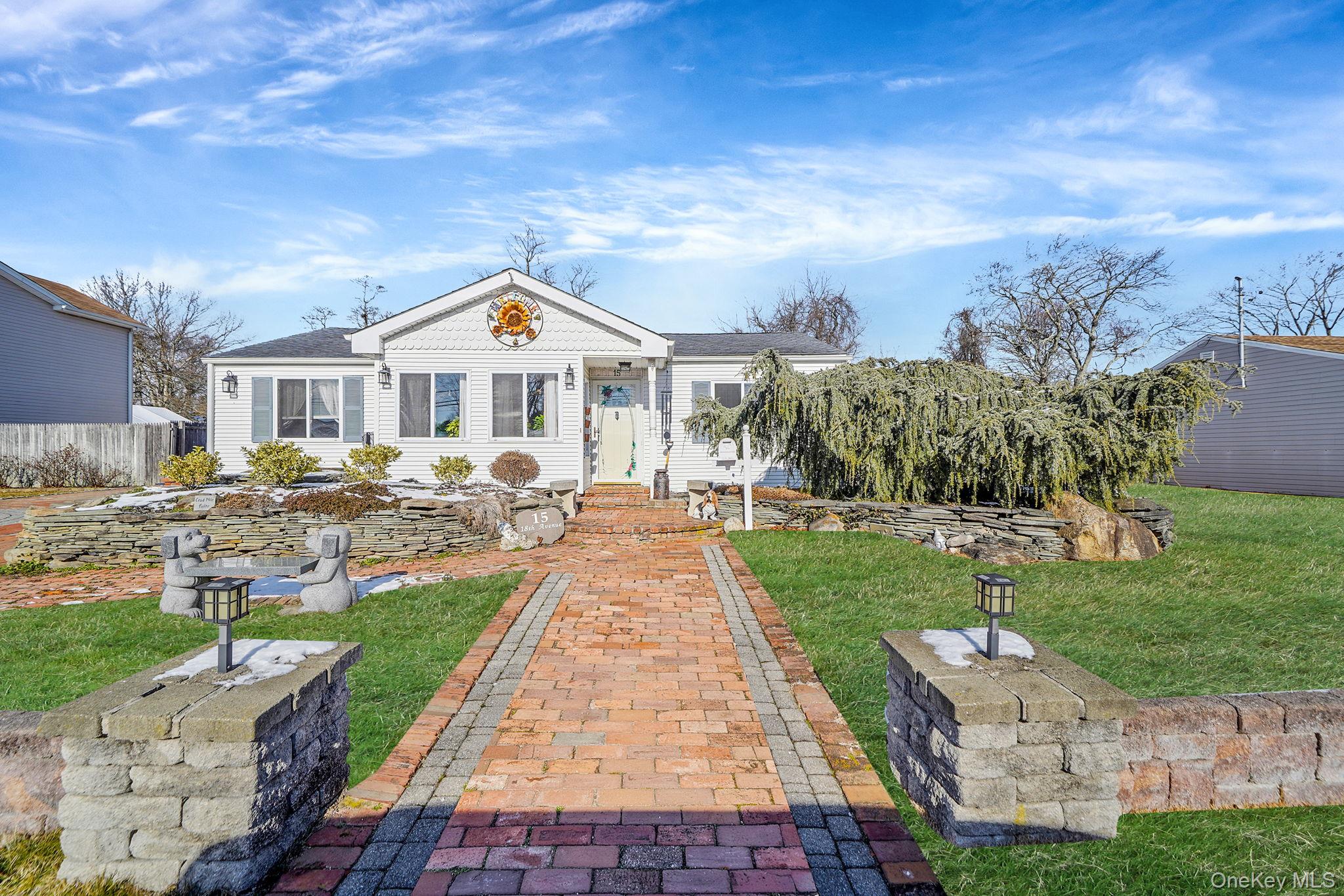 15 18th Avenue, Bay Shore, NY 11706