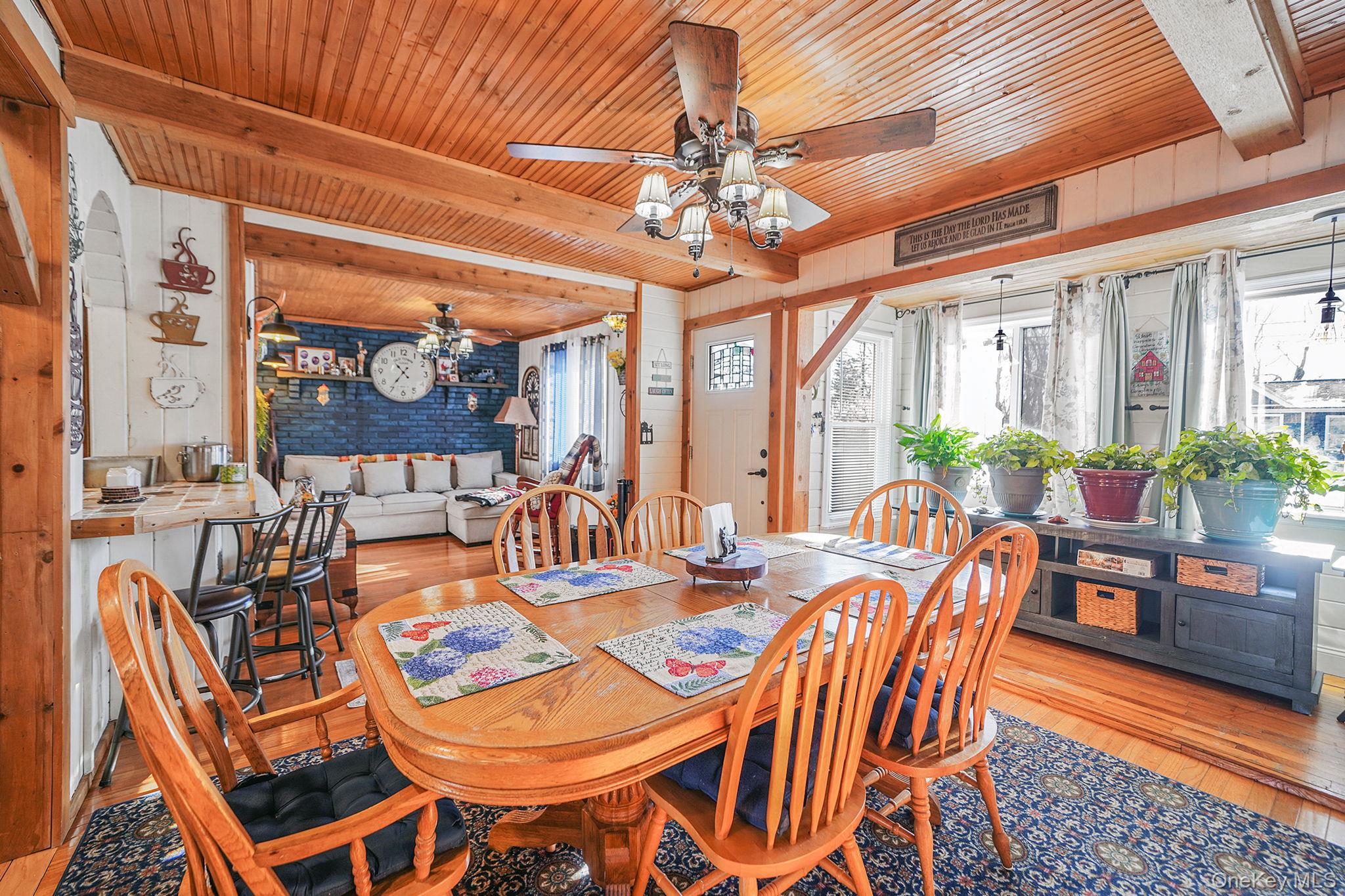 15 18th Avenue, Bay Shore, NY 11706