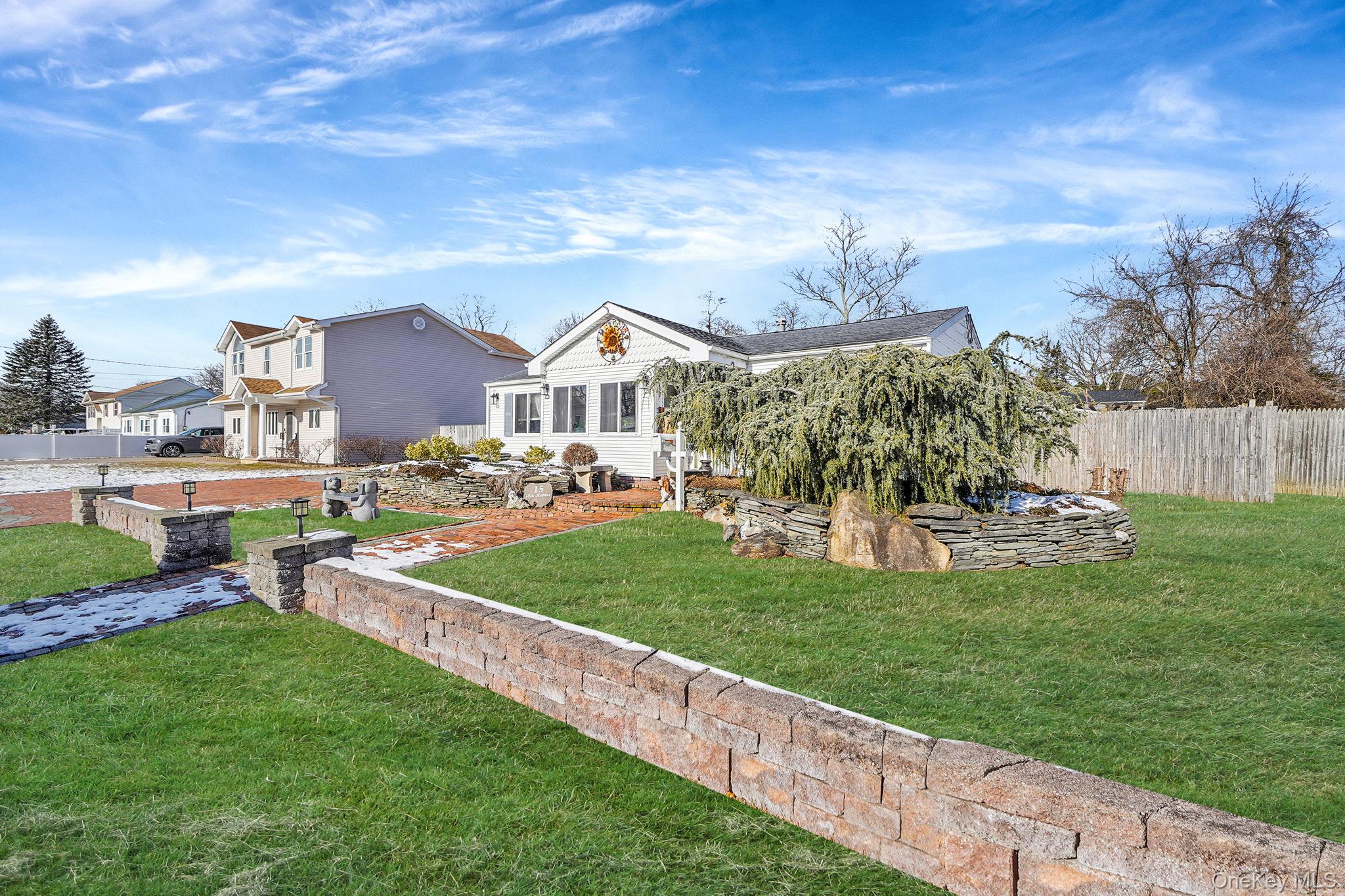 15 18th Avenue, Bay Shore, NY 11706