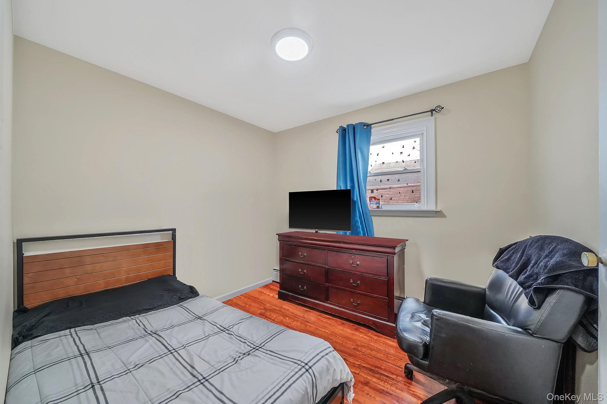 260 Yale Street, Hempstead, NY 11550