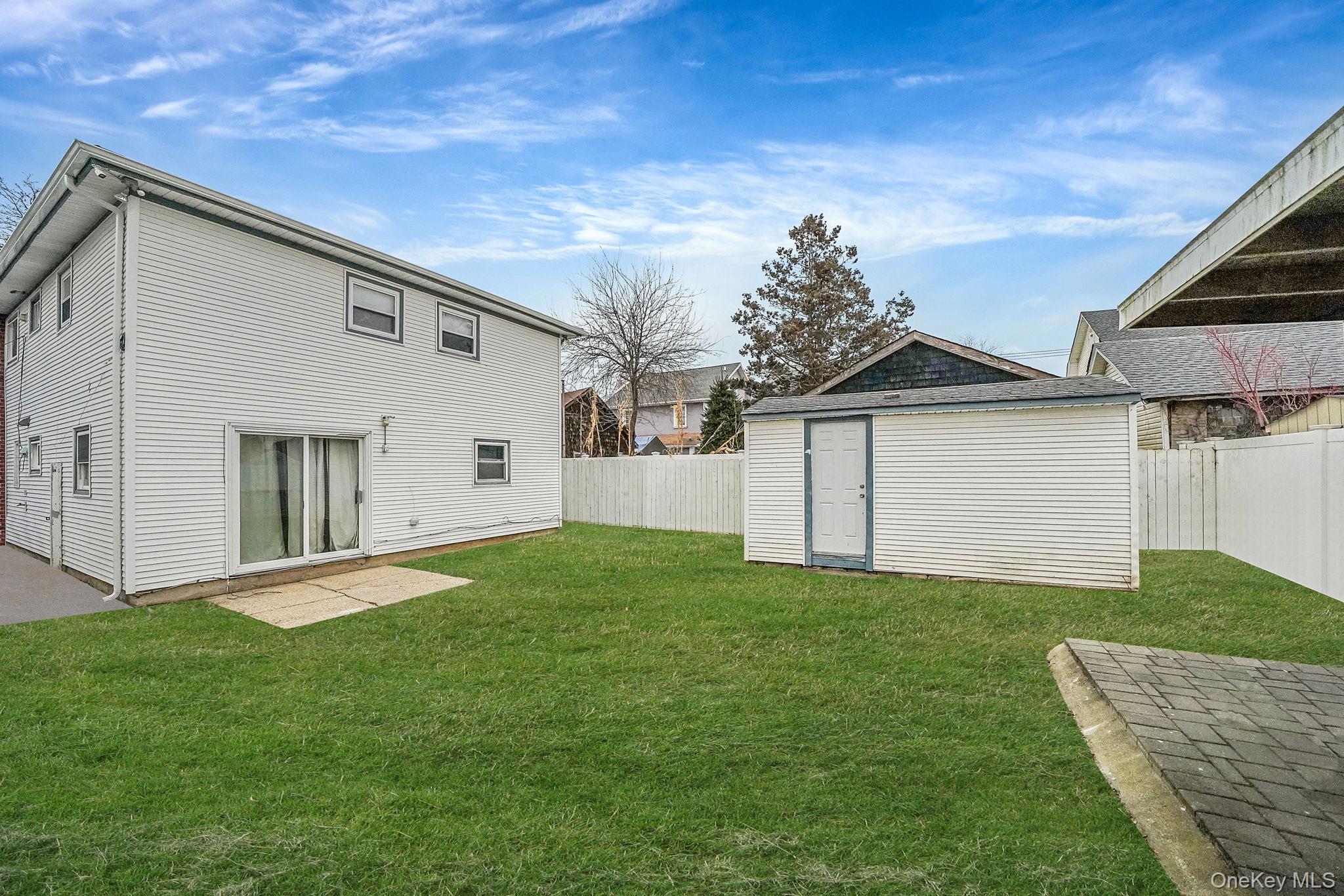 260 Yale Street, Hempstead, NY 11550