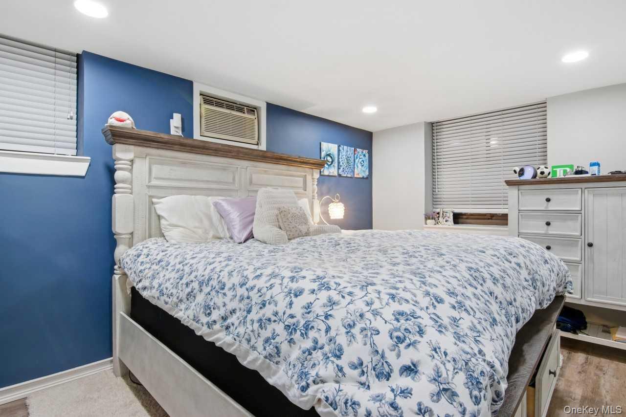 52 Brompton Road # 52, Great Neck, NY 11021