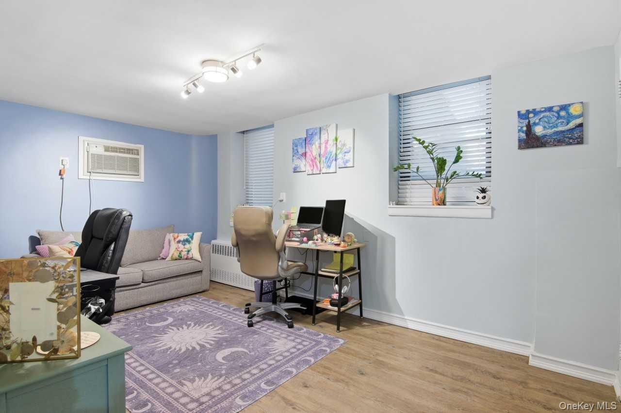 52 Brompton Road # 52, Great Neck, NY 11021