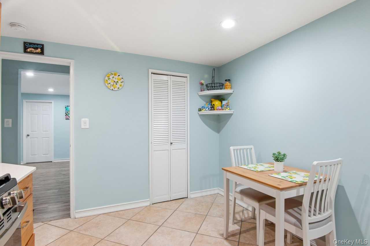 52 Brompton Road # 52, Great Neck, NY 11021