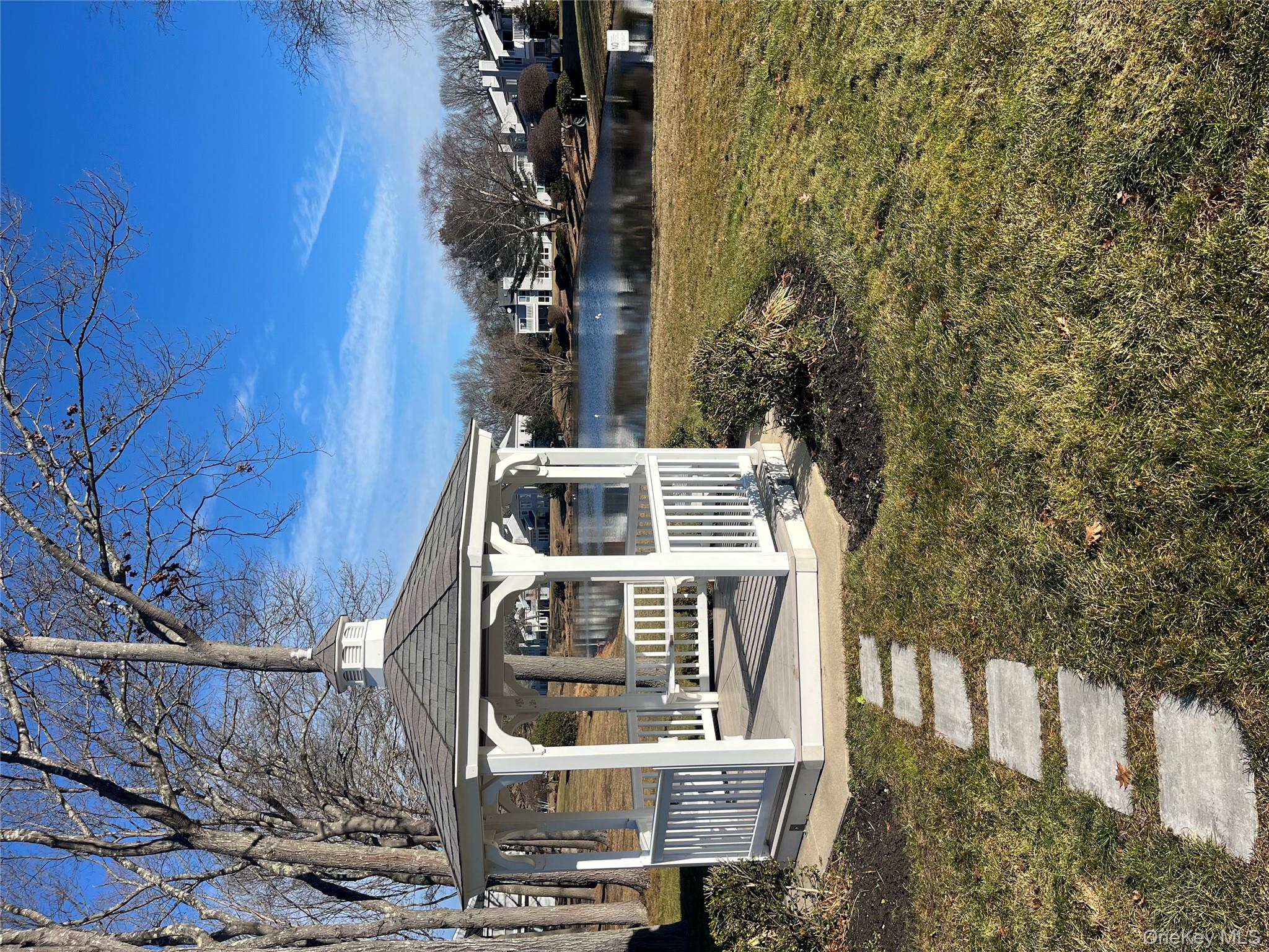 82 Lakeview Drive, Manorville, NY 11949