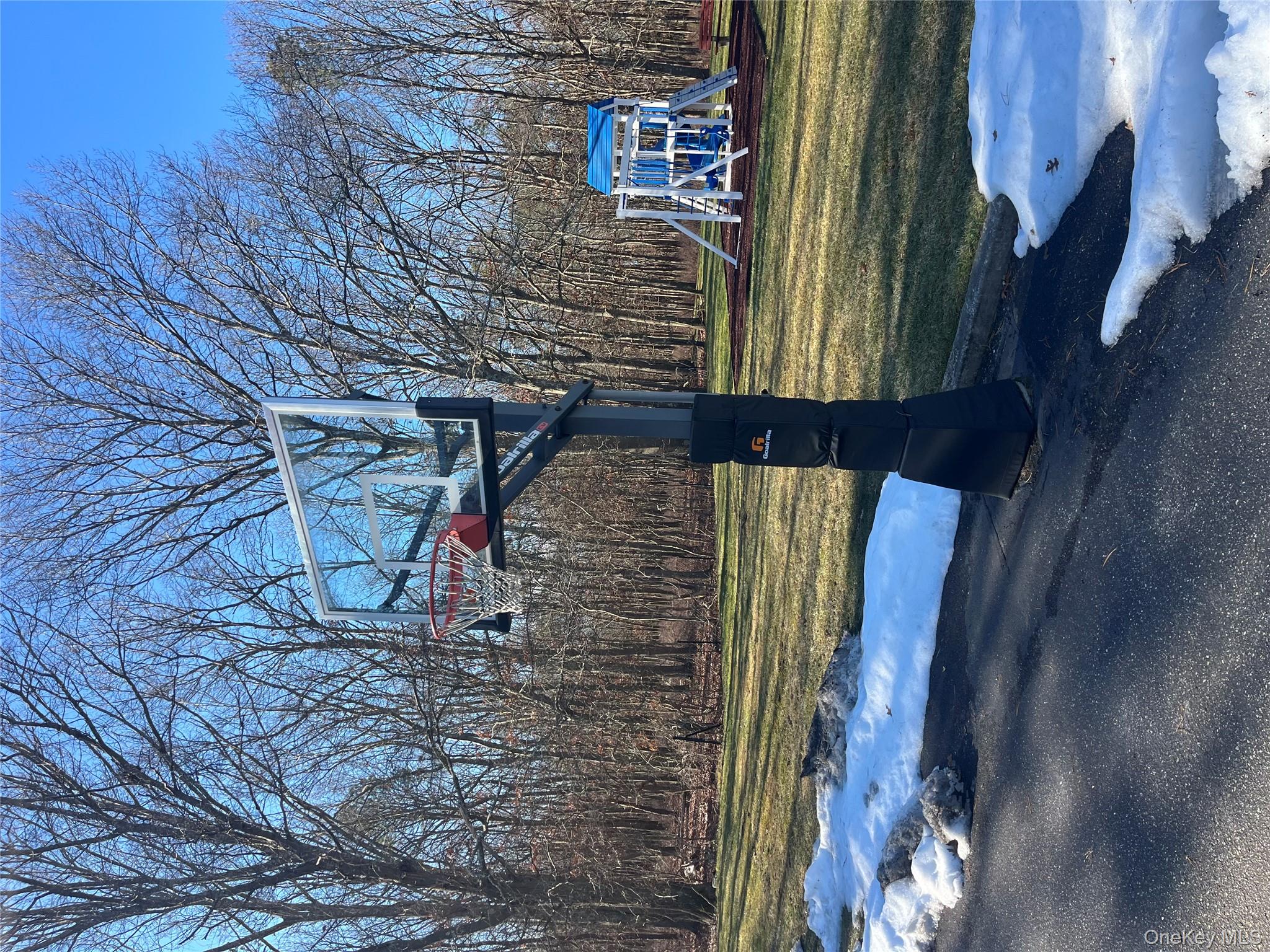 82 Lakeview Drive, Manorville, NY 11949