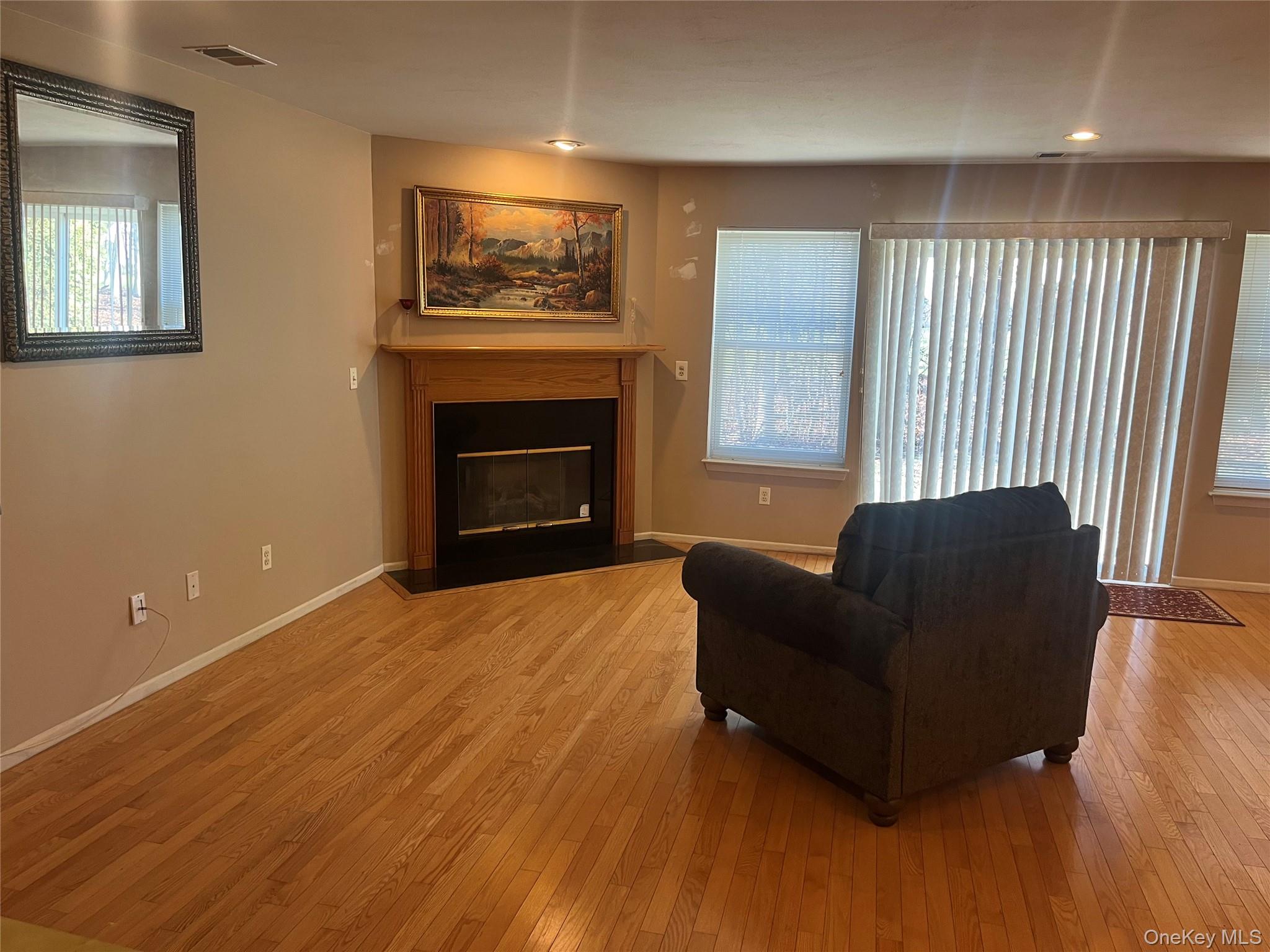 82 Lakeview Drive, Manorville, NY 11949