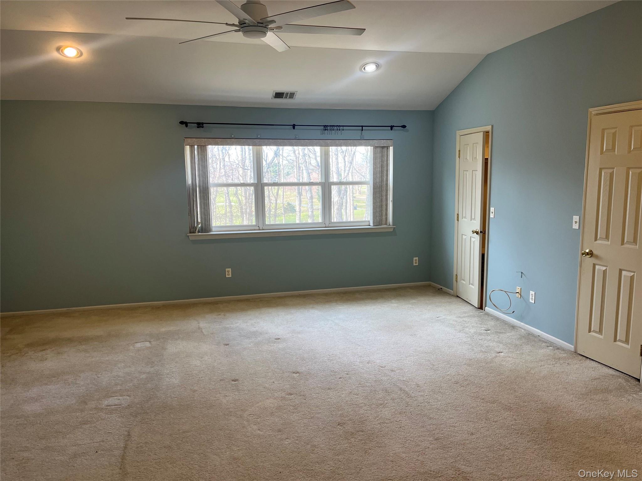 82 Lakeview Drive, Manorville, NY 11949