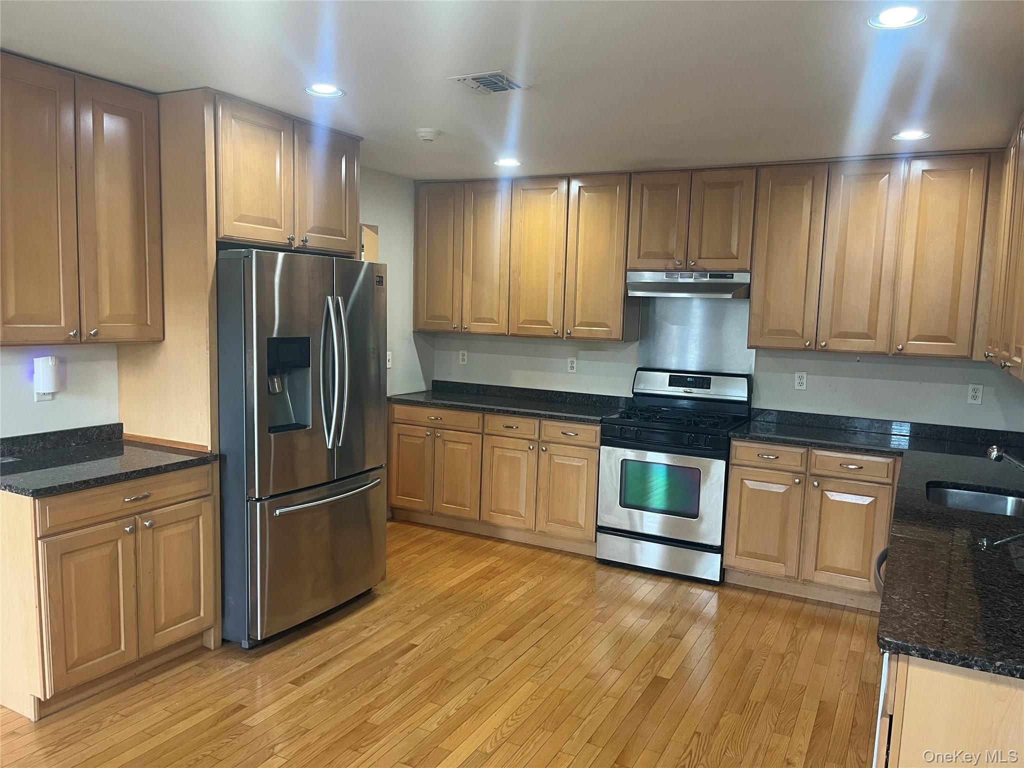 82 Lakeview Drive, Manorville, NY 11949