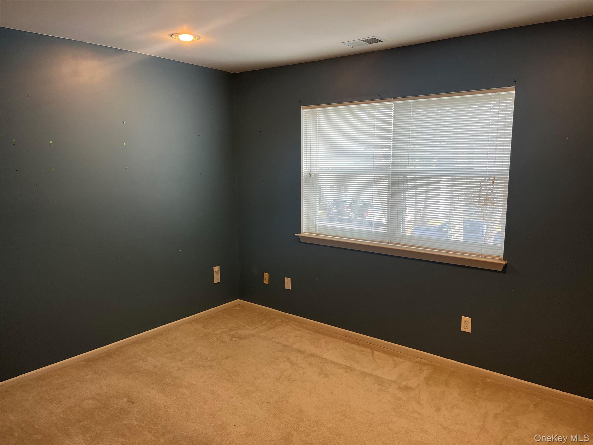 82 Lakeview Drive, Manorville, NY 11949