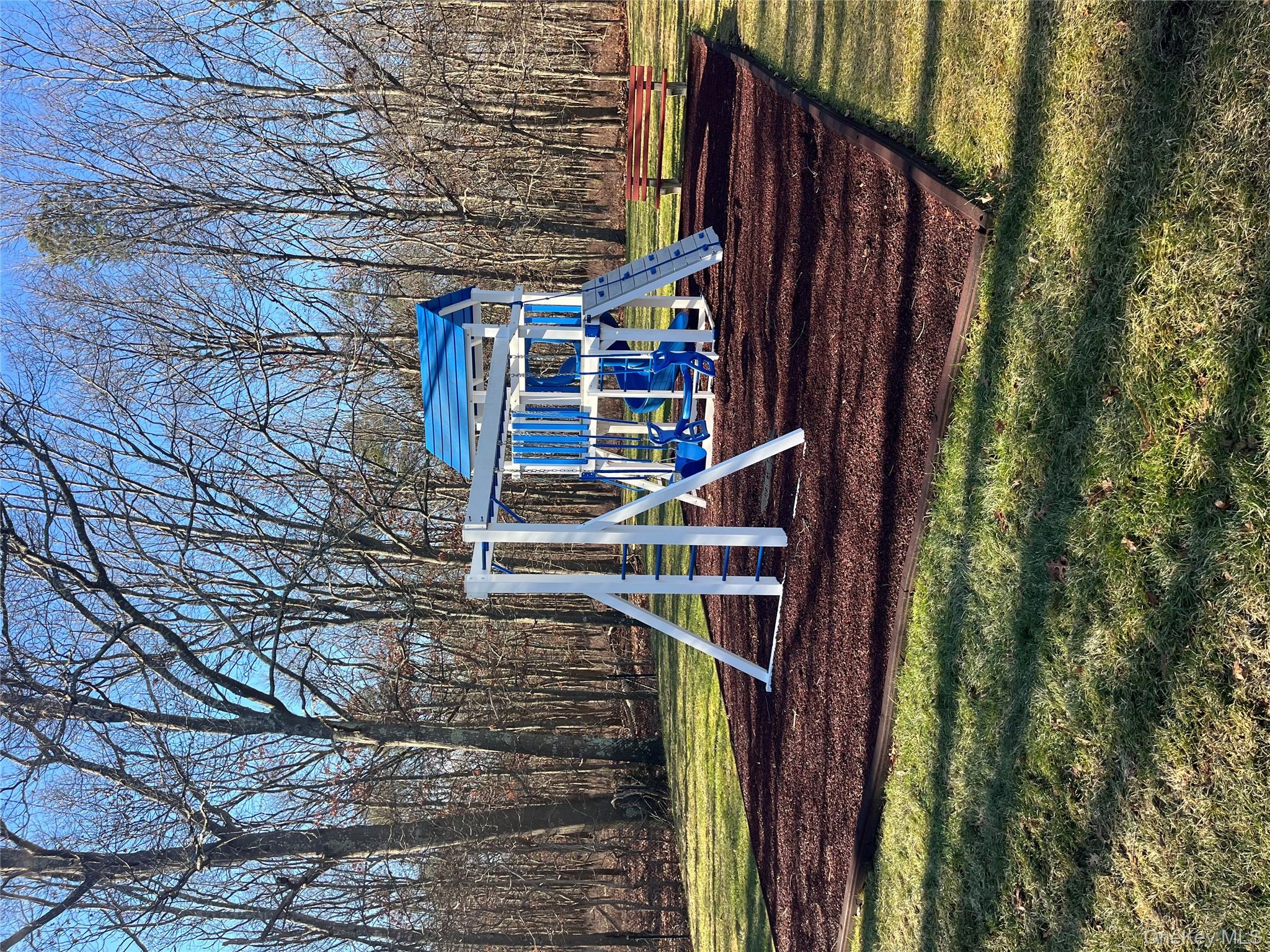 82 Lakeview Drive, Manorville, NY 11949