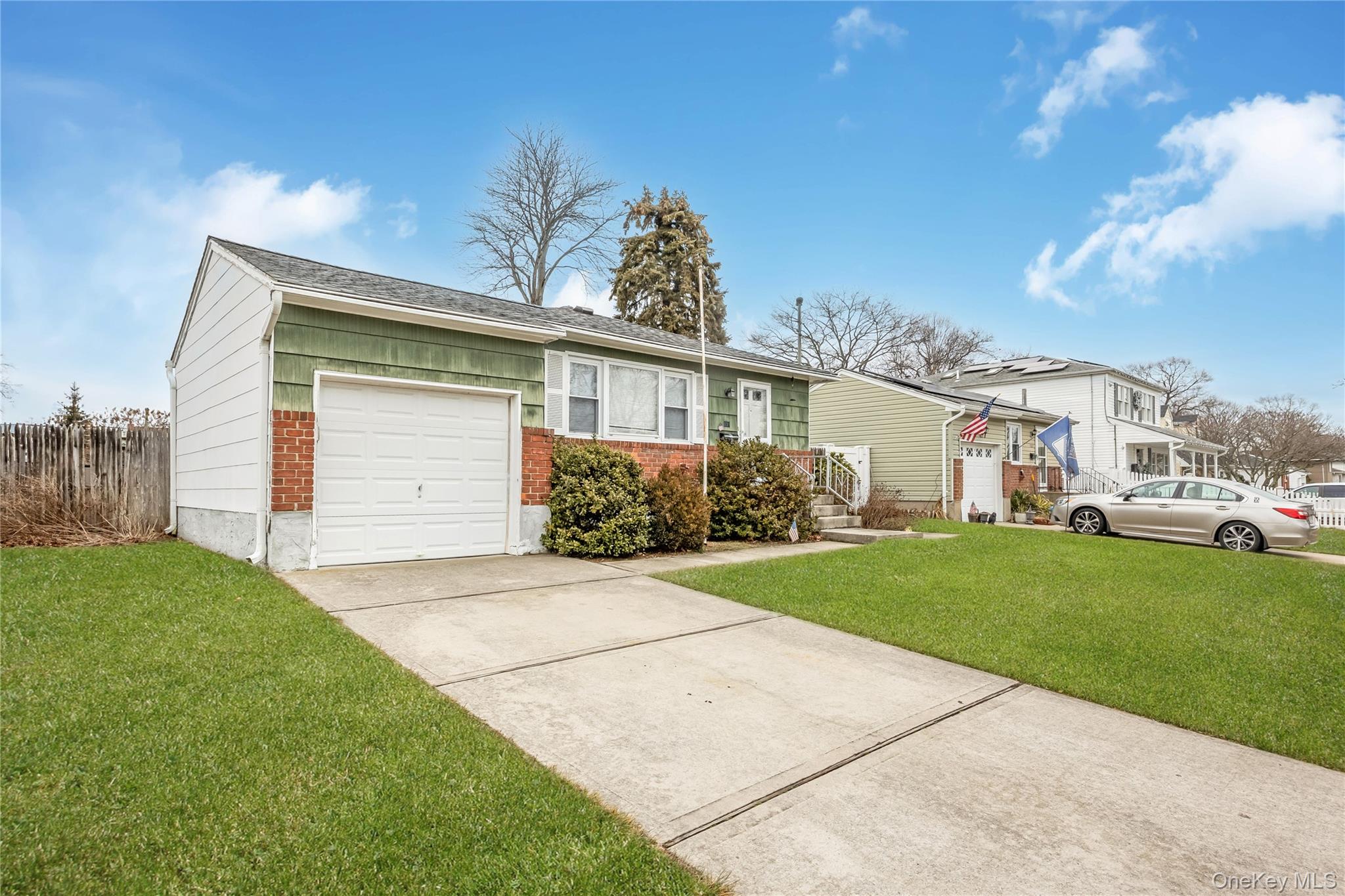 139 N Cedar Street, Massapequa, NY 11758