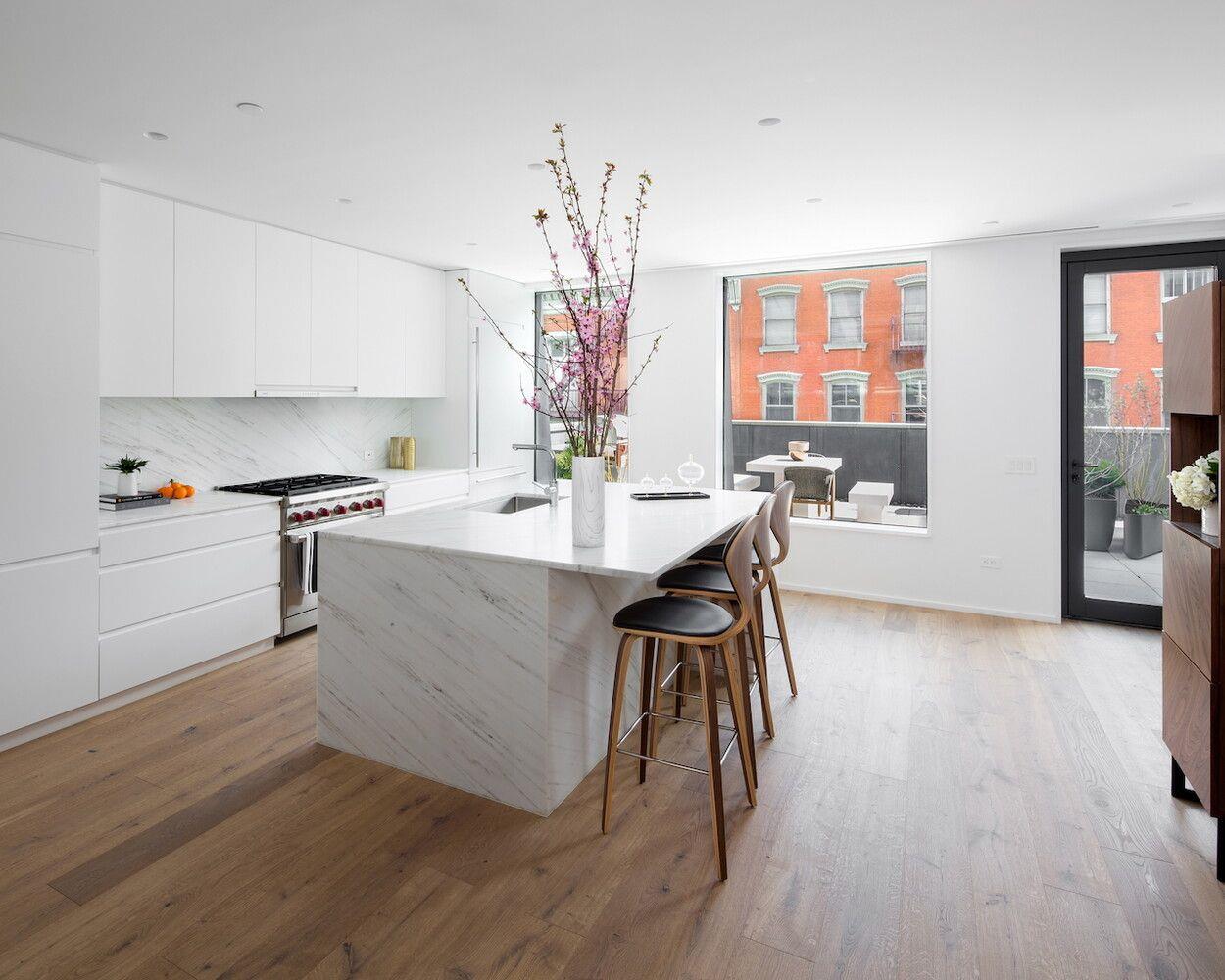 325 W BROADWAY # PHE, New York (Manhattan), NY 10013