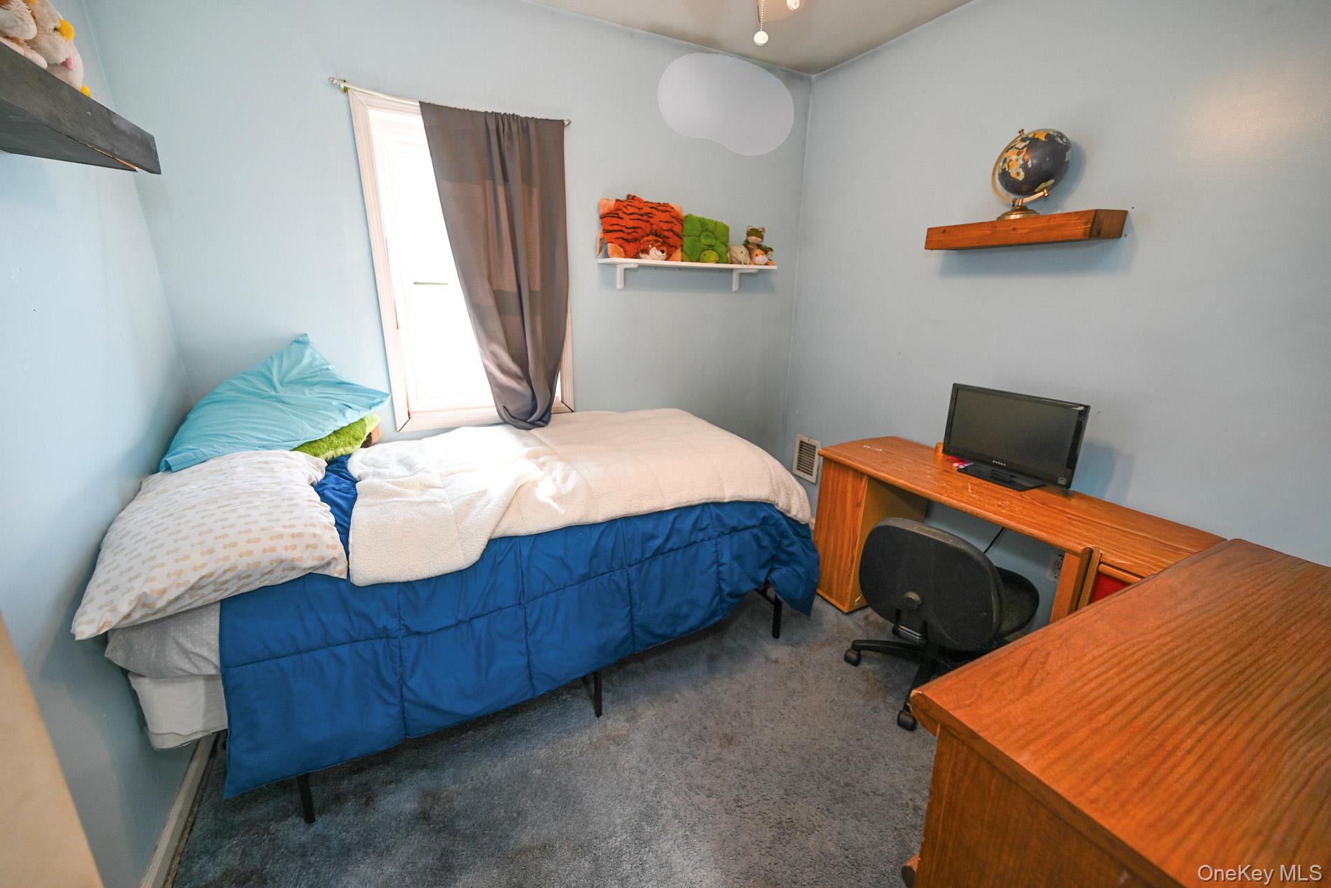 165 Cochran Place, Valley Stream, NY 11581