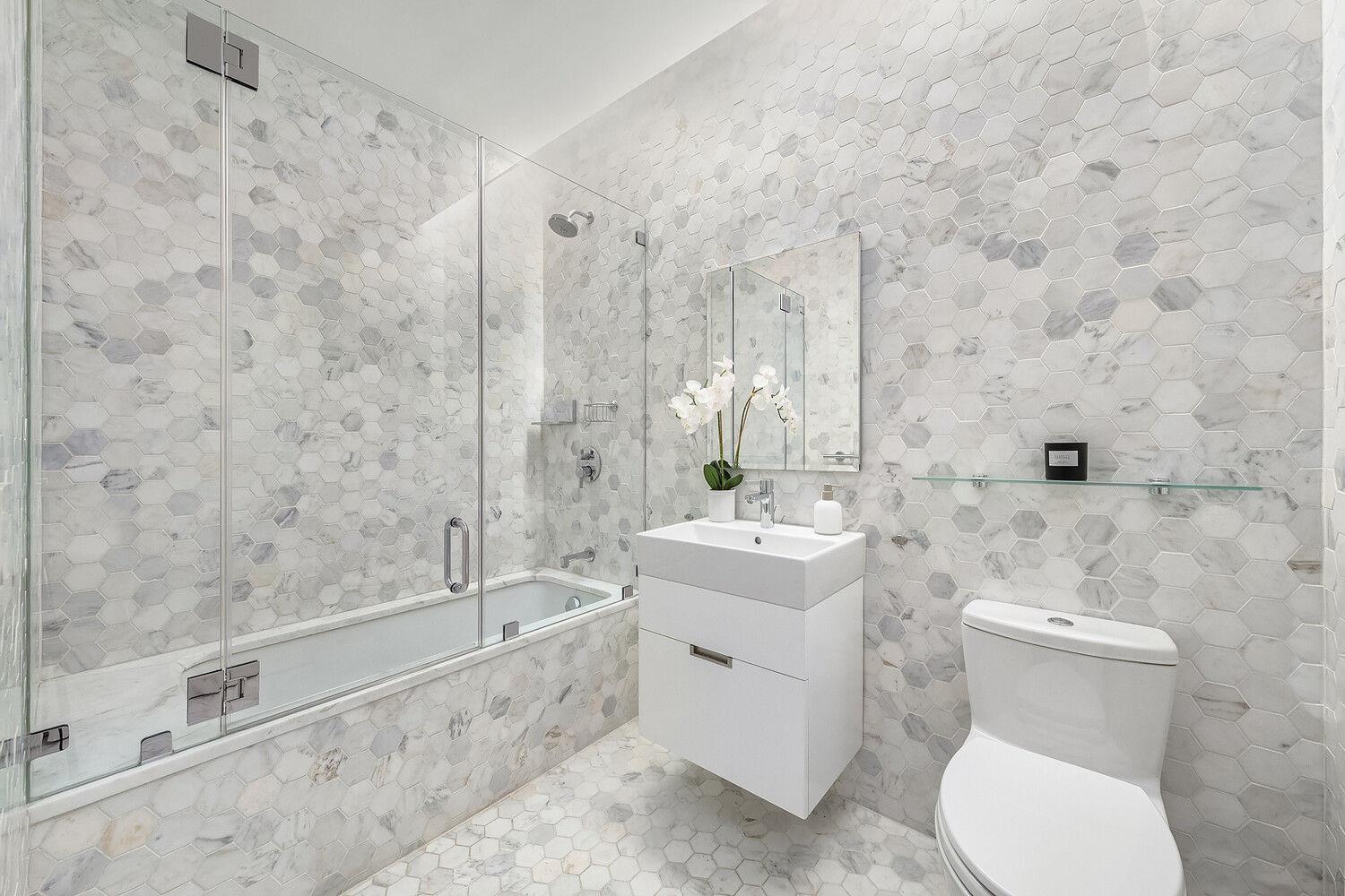 325 W BROADWAY # 7B, New York (Manhattan), NY 10013