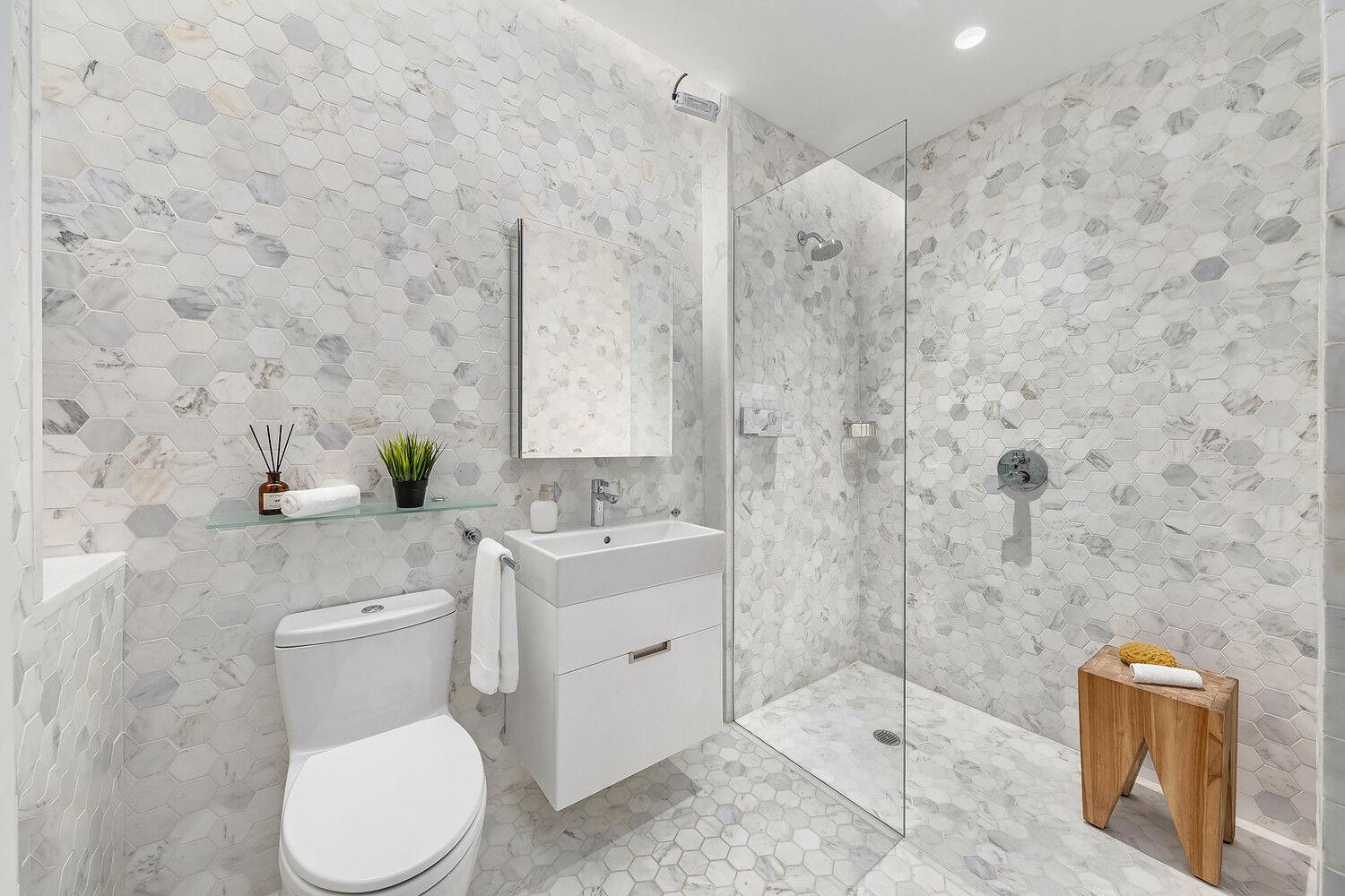 325 W BROADWAY # 7B, New York (Manhattan), NY 10013