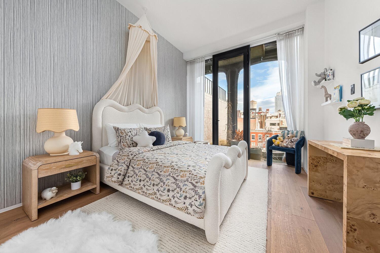 325 W BROADWAY # 7B, New York (Manhattan), NY 10013