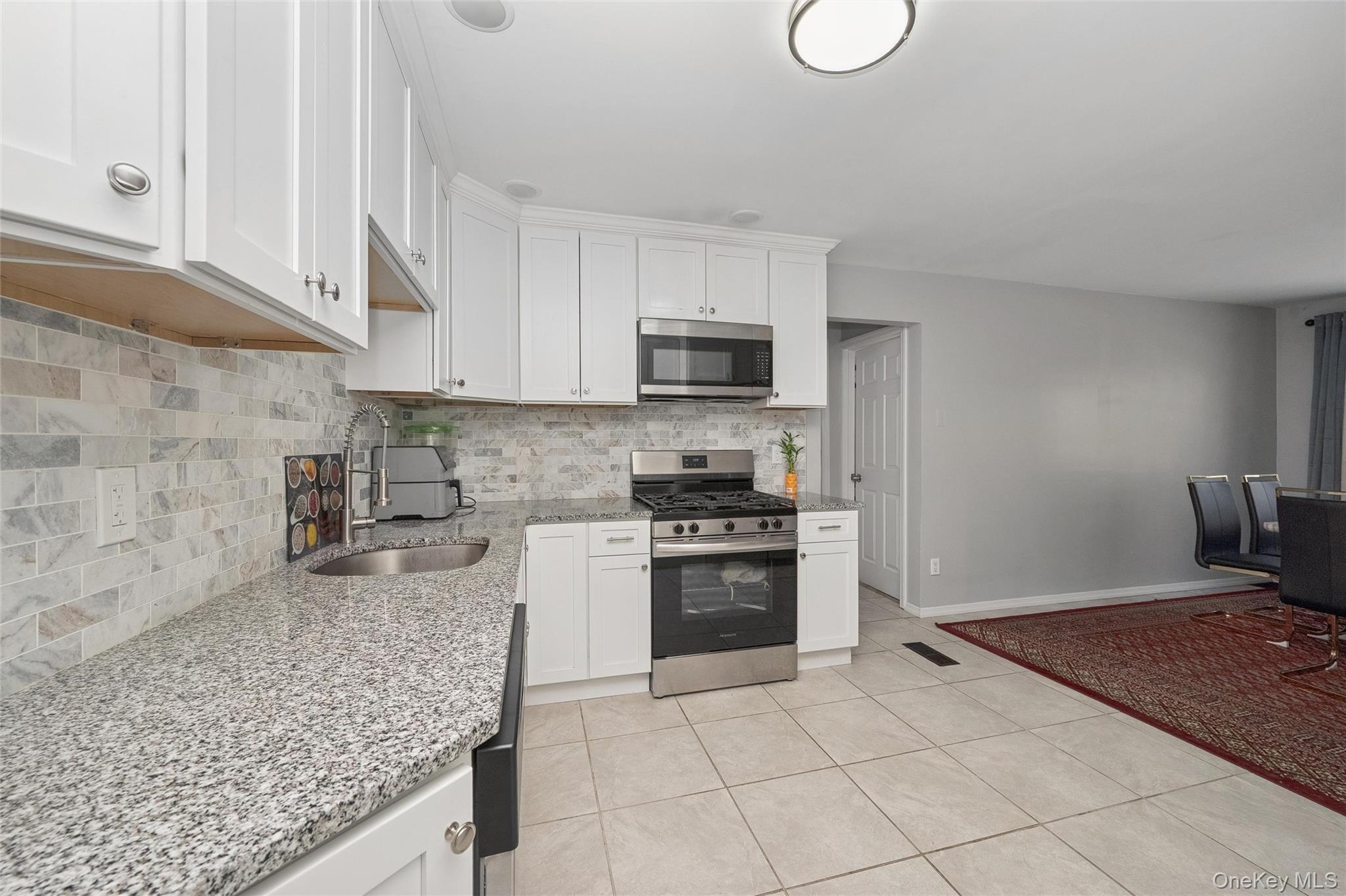 31 21st Avenue, Bay Shore, NY 11706