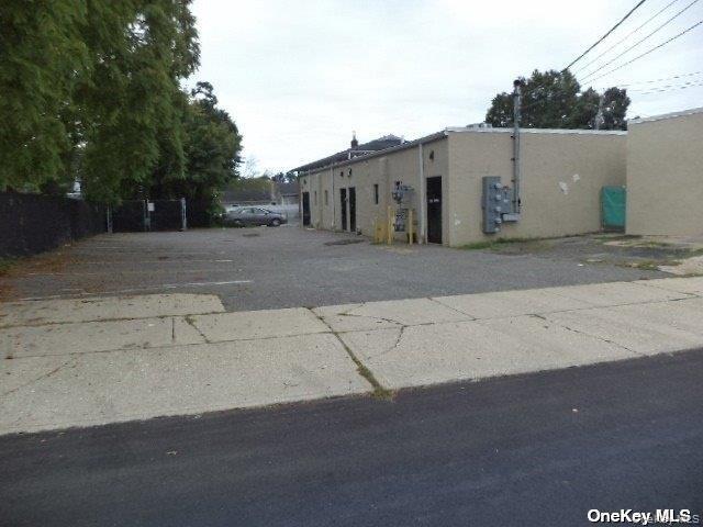 183 Great East Neck Road, West Babylon, NY 11704