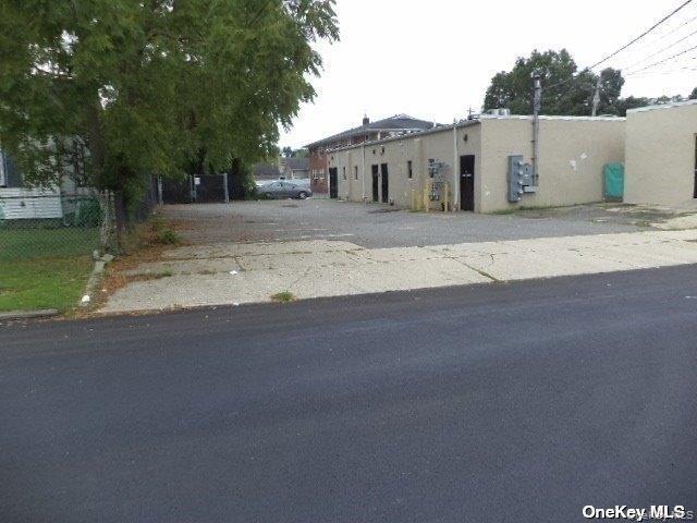 183 Great East Neck Road, West Babylon, NY 11704